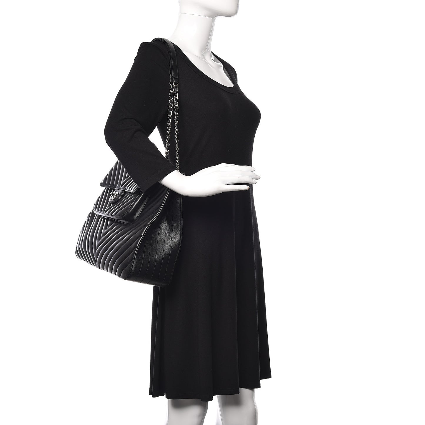 Caviar Chevron Quilted Flap Tote Black