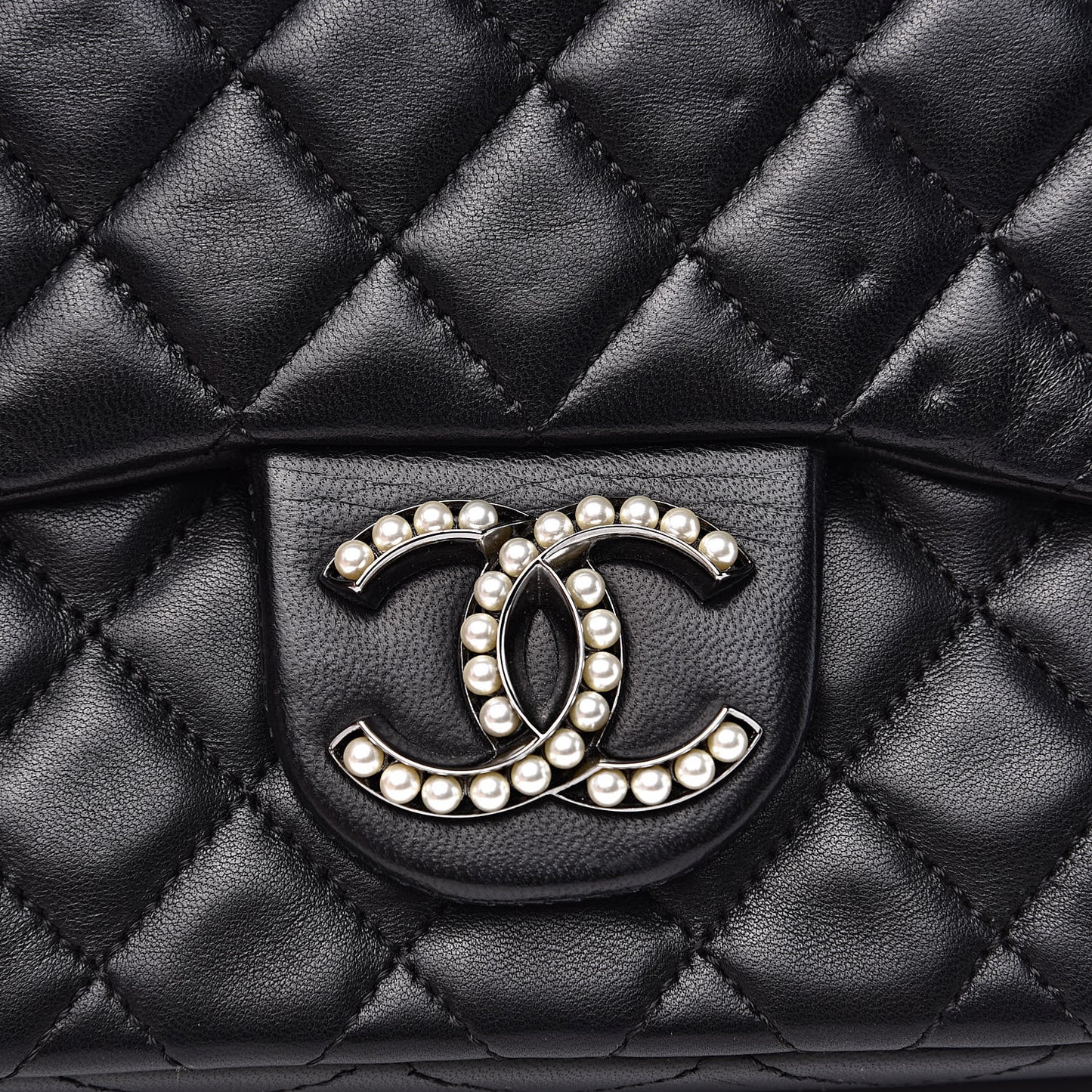 Lambskin Quilted Medium Westminster Pearl Flap Black