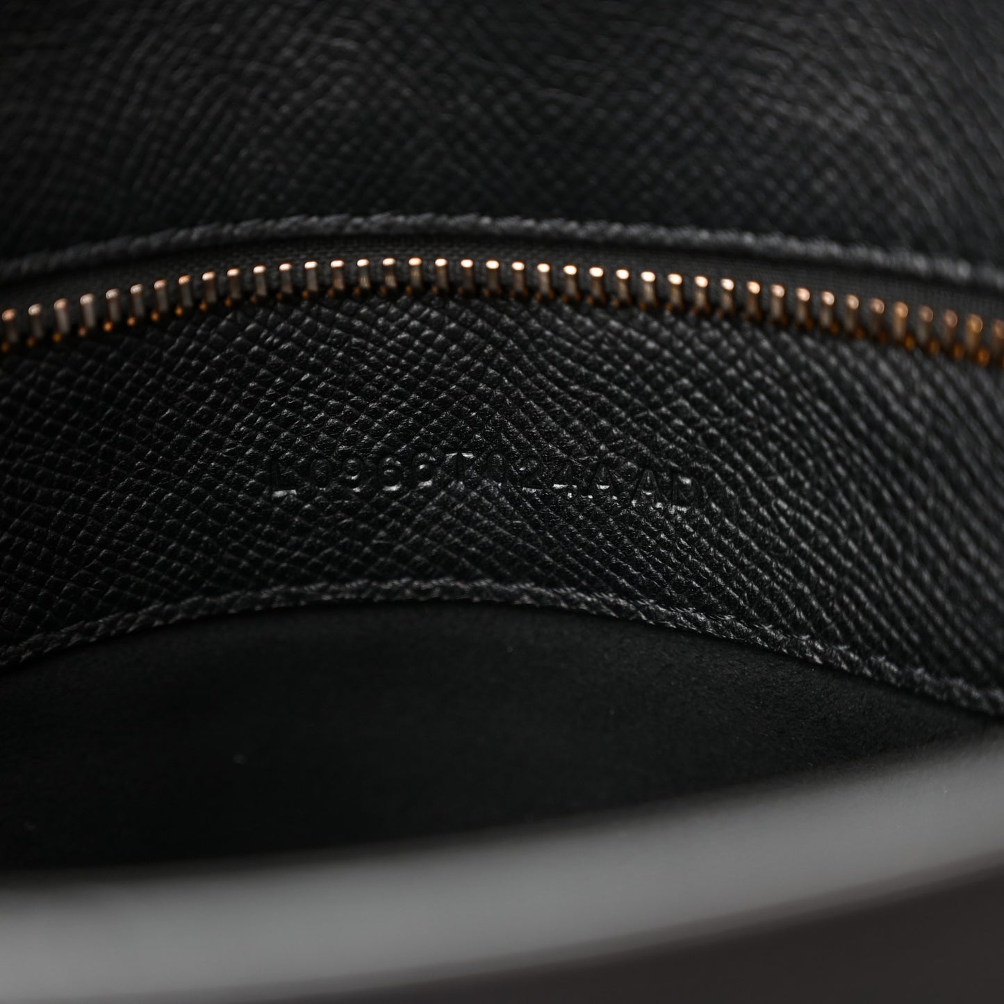 Pebbled Calfskin Medium Jennifer Black