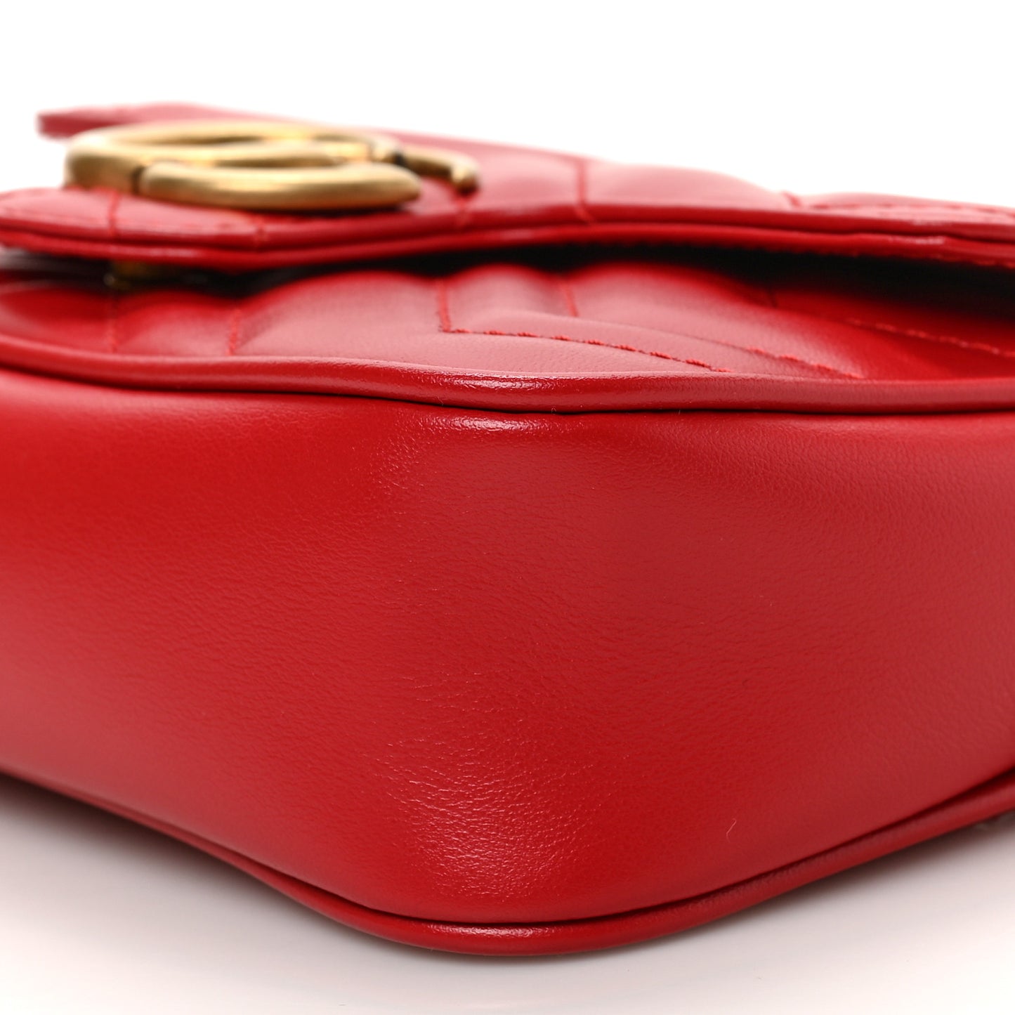 Calfskin Matelasse Super Mini GG Marmont Shoulder Bag Hibiscus Red
