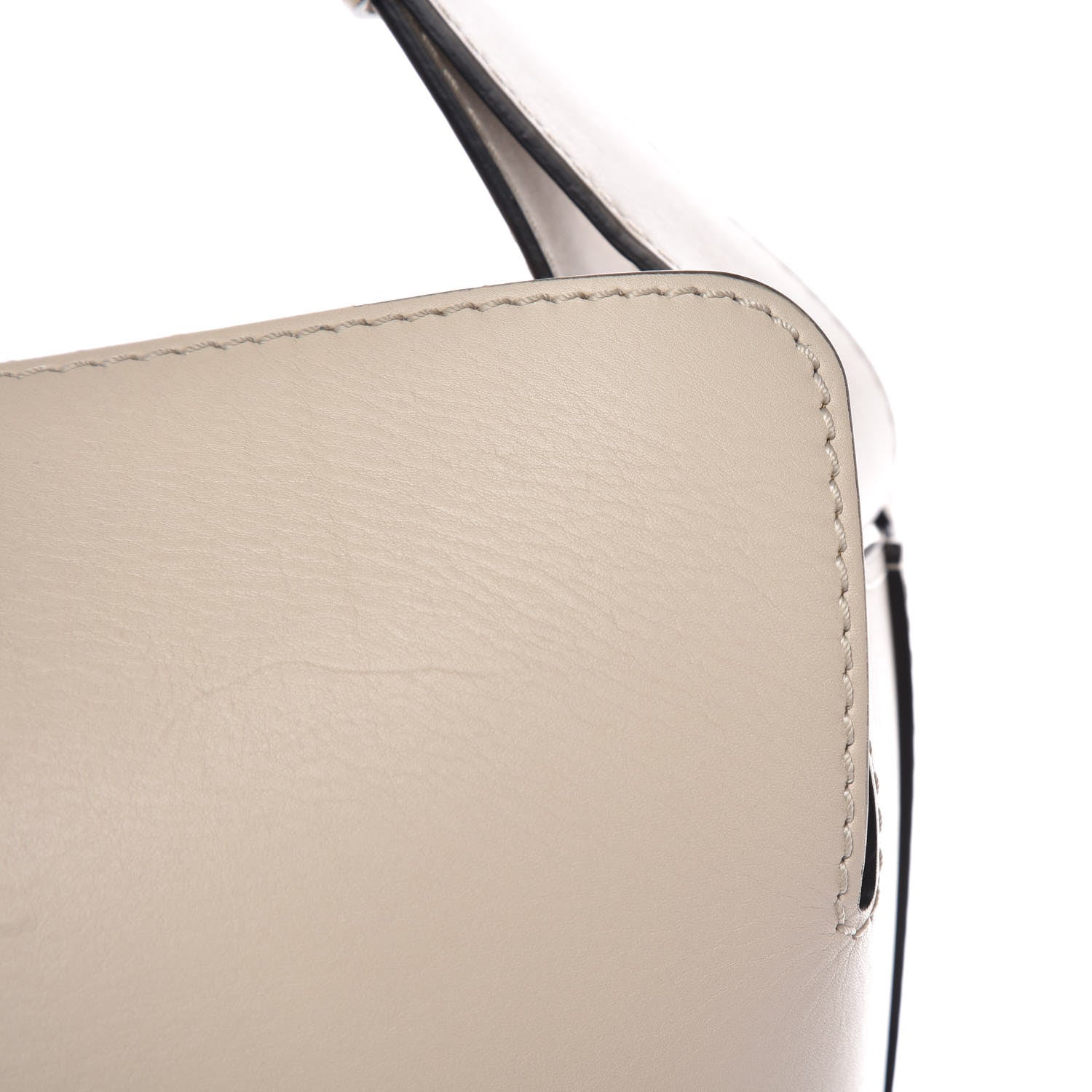 Burberry Supple Calfskin Medium Bucket Limestone 8 of 9