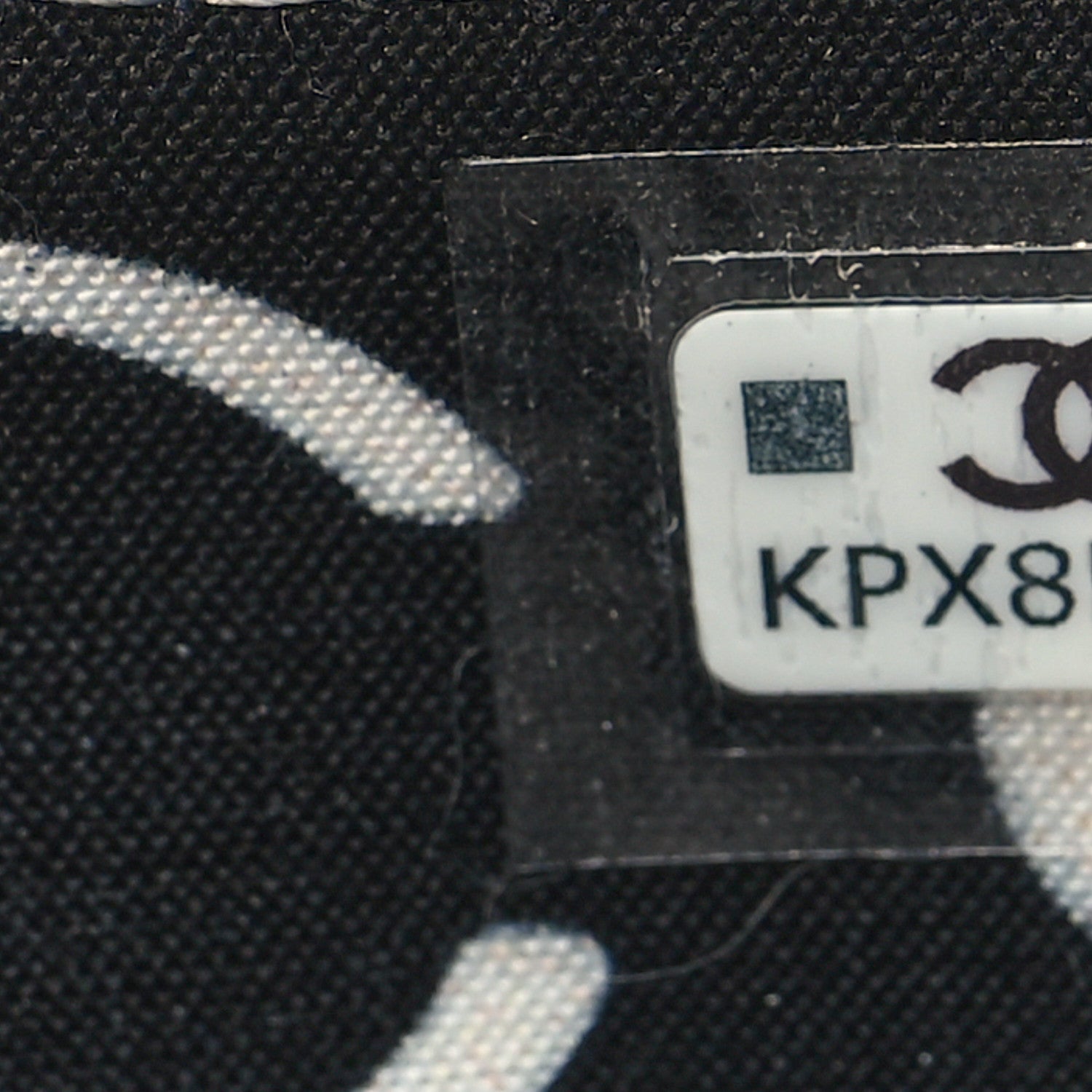 Chanel Caviar Quilted CC Logo Zip Around Card Holder White 7 of 9