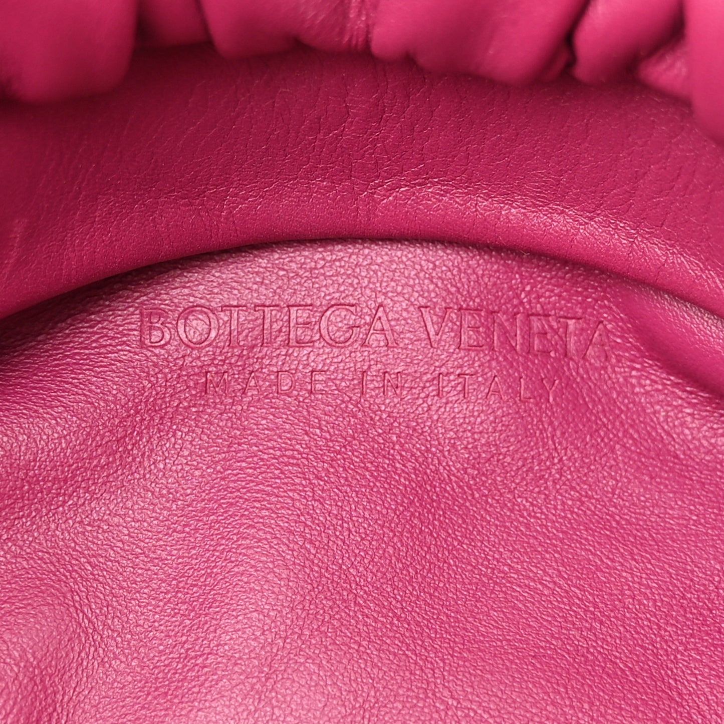 Calfskin The Pouch Chain Cinnabar