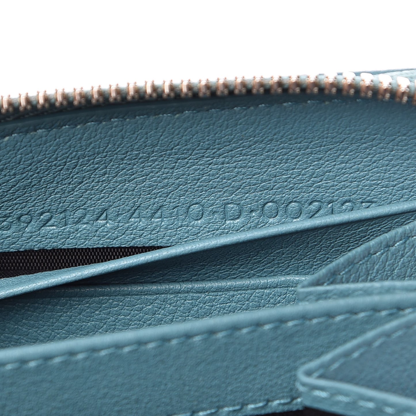 Calfskin Essential Continental Zip Around Wallet Bleu