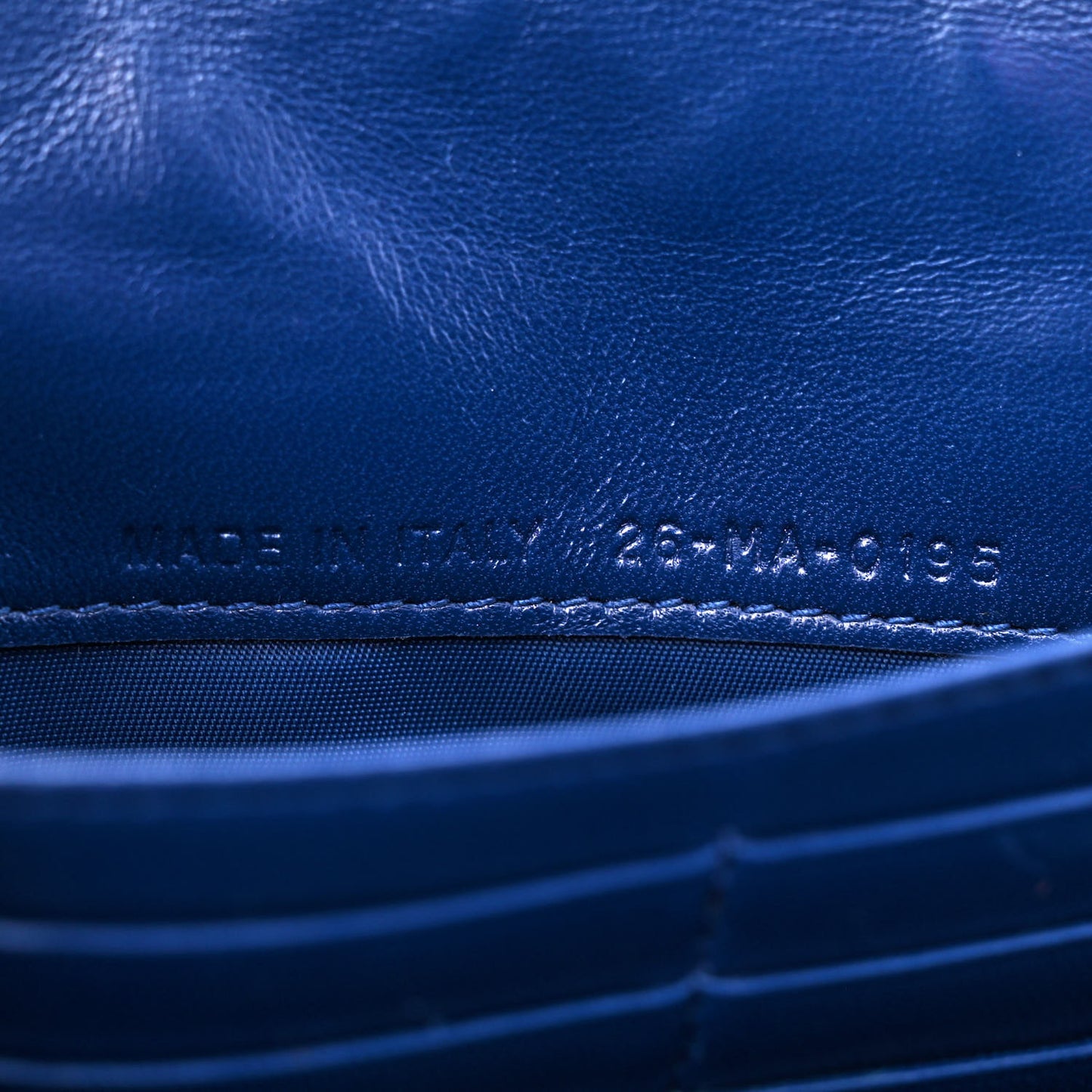Grained Calfskin Diorama Wallet On Chain Blue