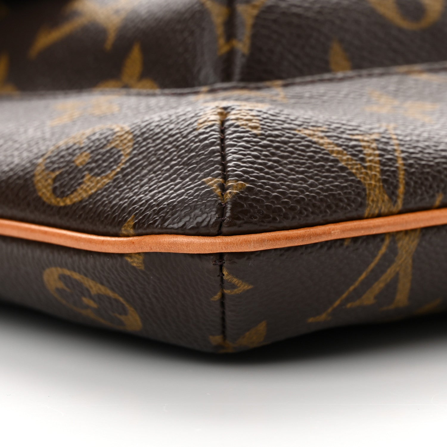 Louis Vuitton Monogram Partition Wristlet 7 of 9