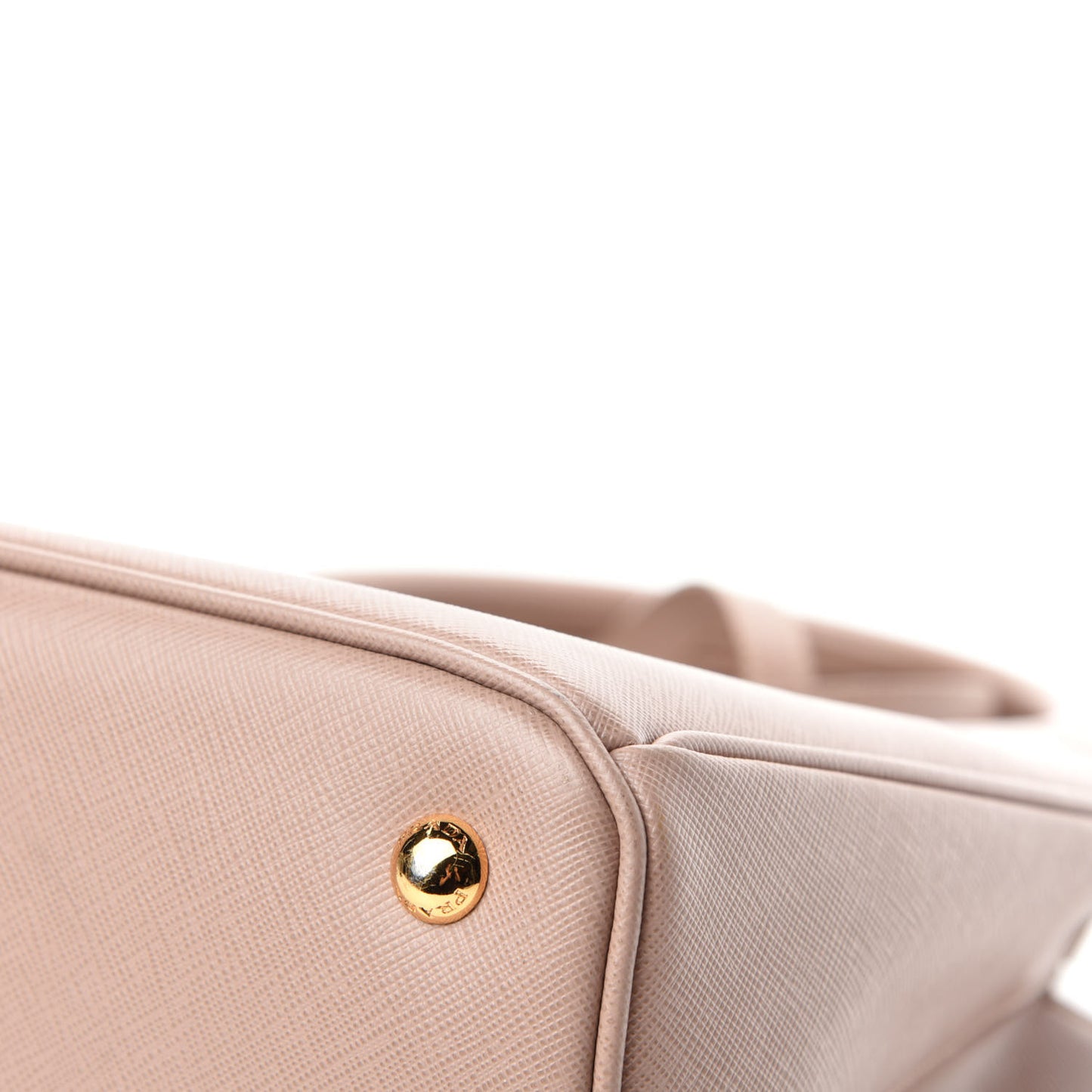 Saffiano Lux Medium Tote Cammeo