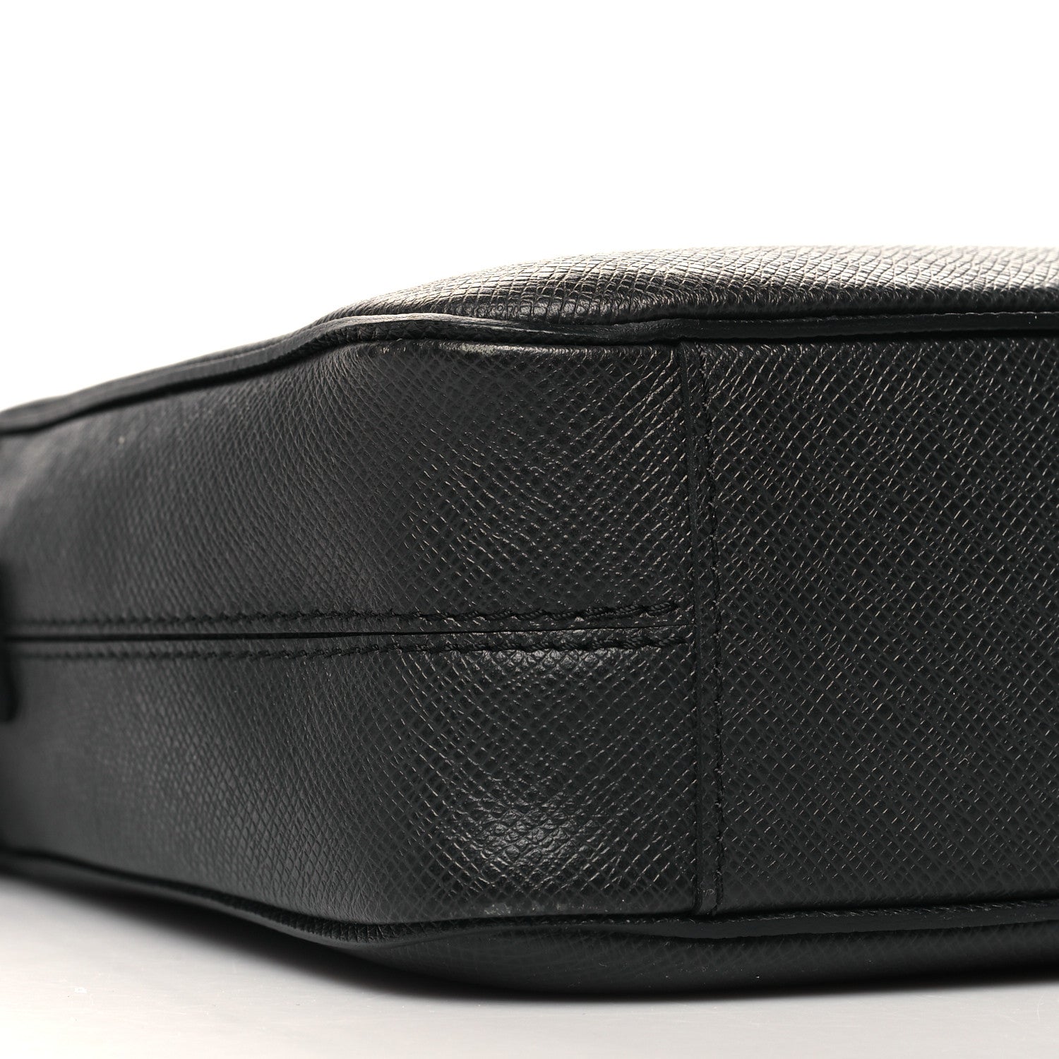 Louis Vuitton Taiga Porte-Documents Organizer Black 8 of 11