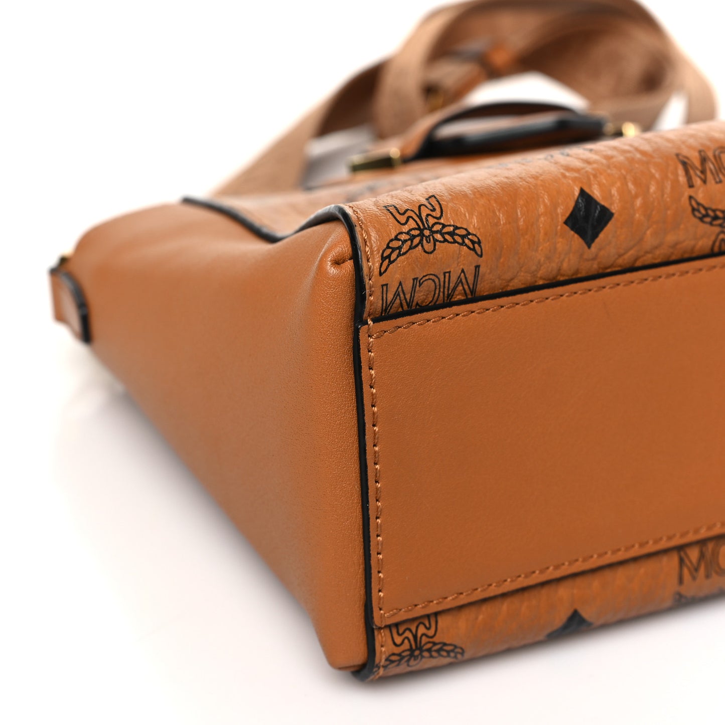 Visetos Small Essential Crossbody Bag Cognac