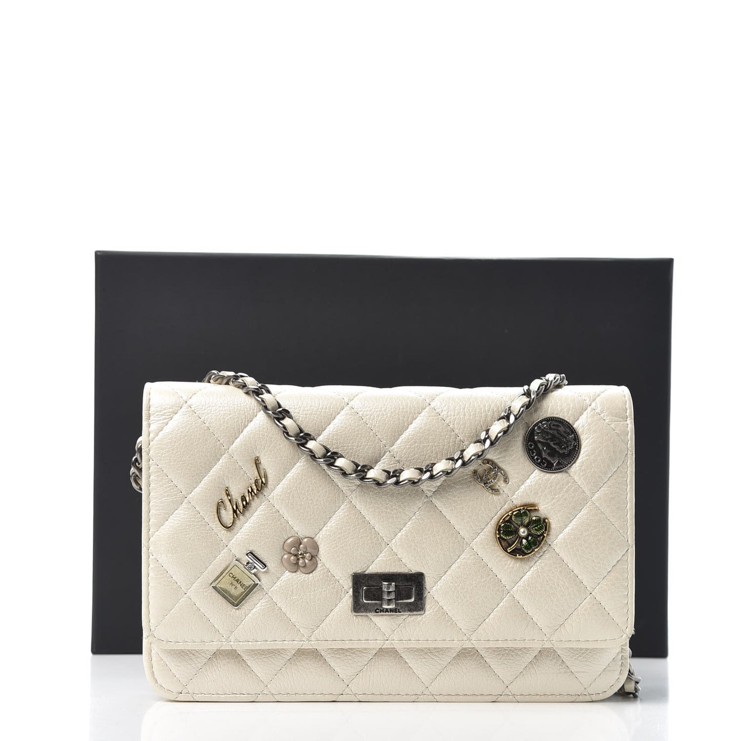 Metallic Calfskin Lucky Charms Casino 2.55 Reissue Wallet On Chain WOC Ivory