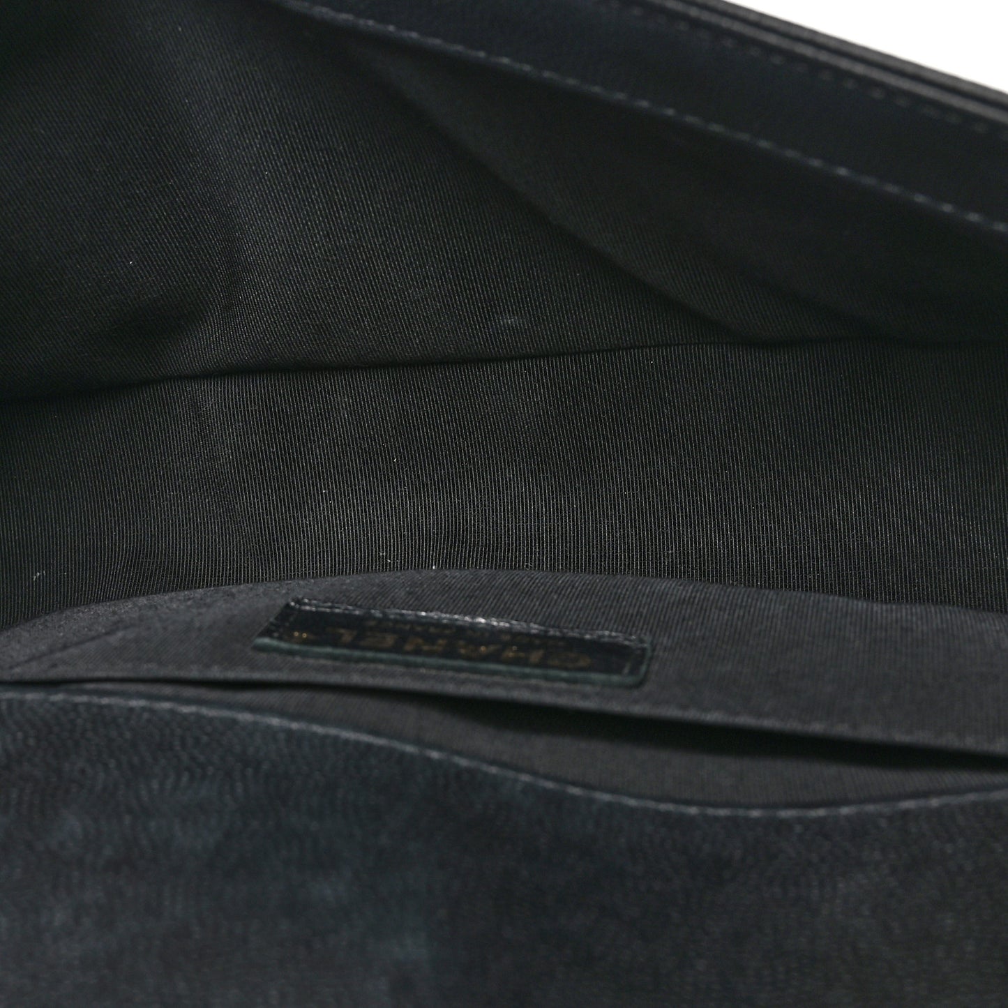 Caviar Quilted Medium Boy Flap Black