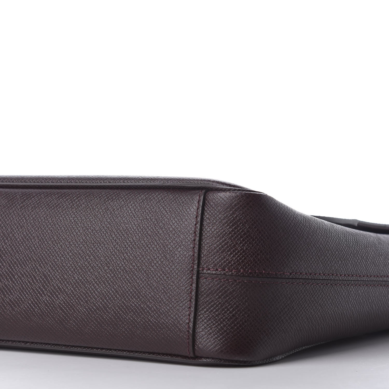 Louis Vuitton Taiga Roman MM Messenger NM Acajou 8 of 9