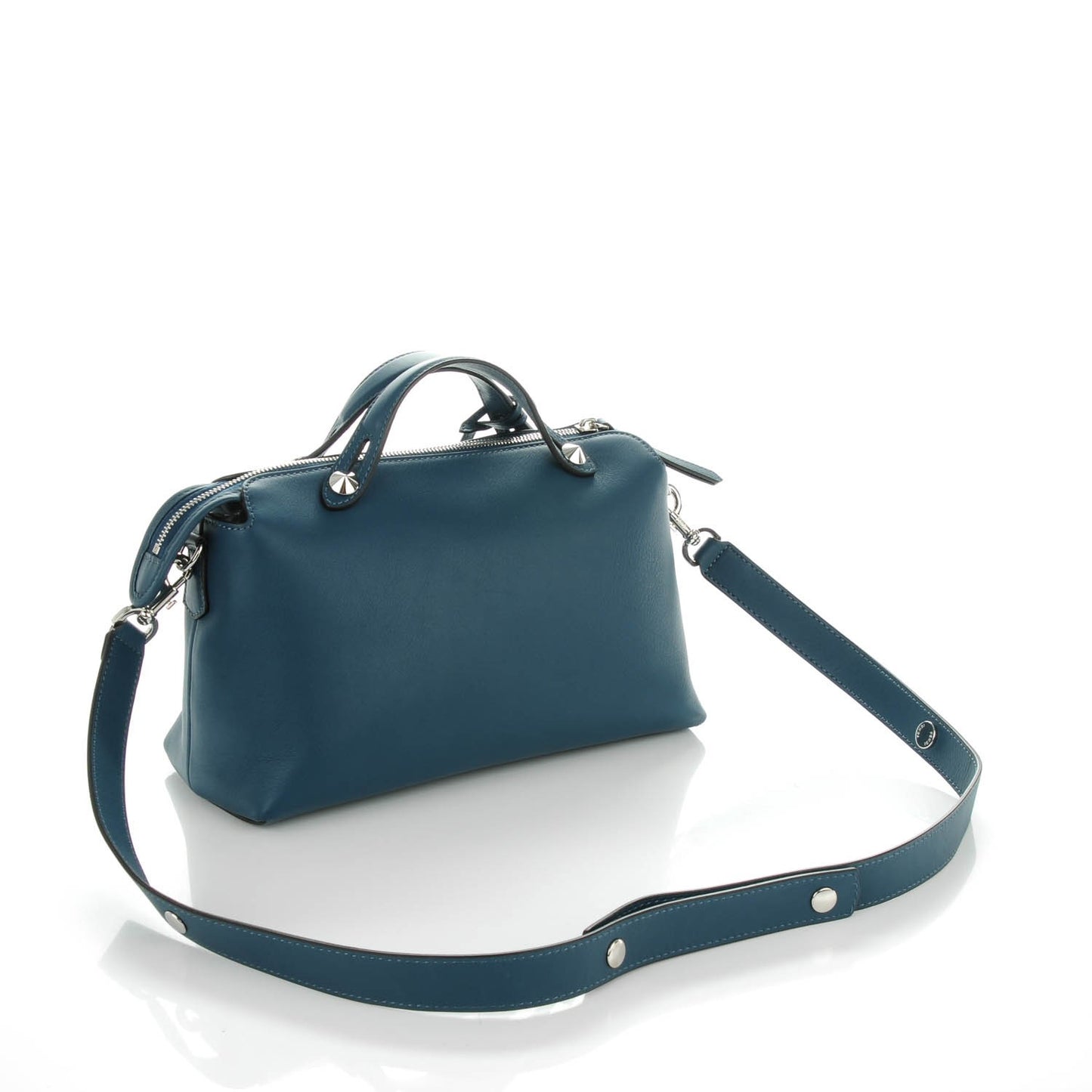 Vitello Dolce Medium By The Way Boston Bag Pavone