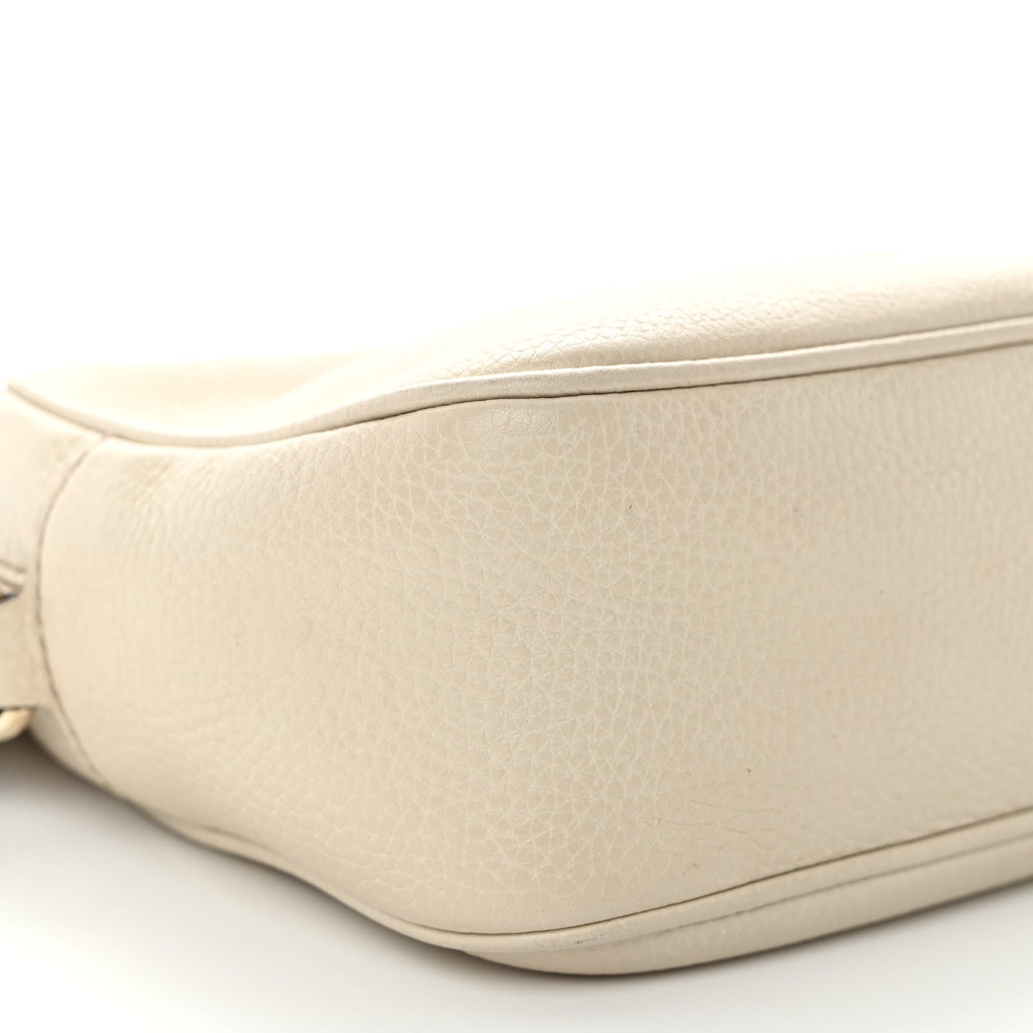 Gucci Pebbled Calfskin Small Soho Disco Bag Off White 9 of 11