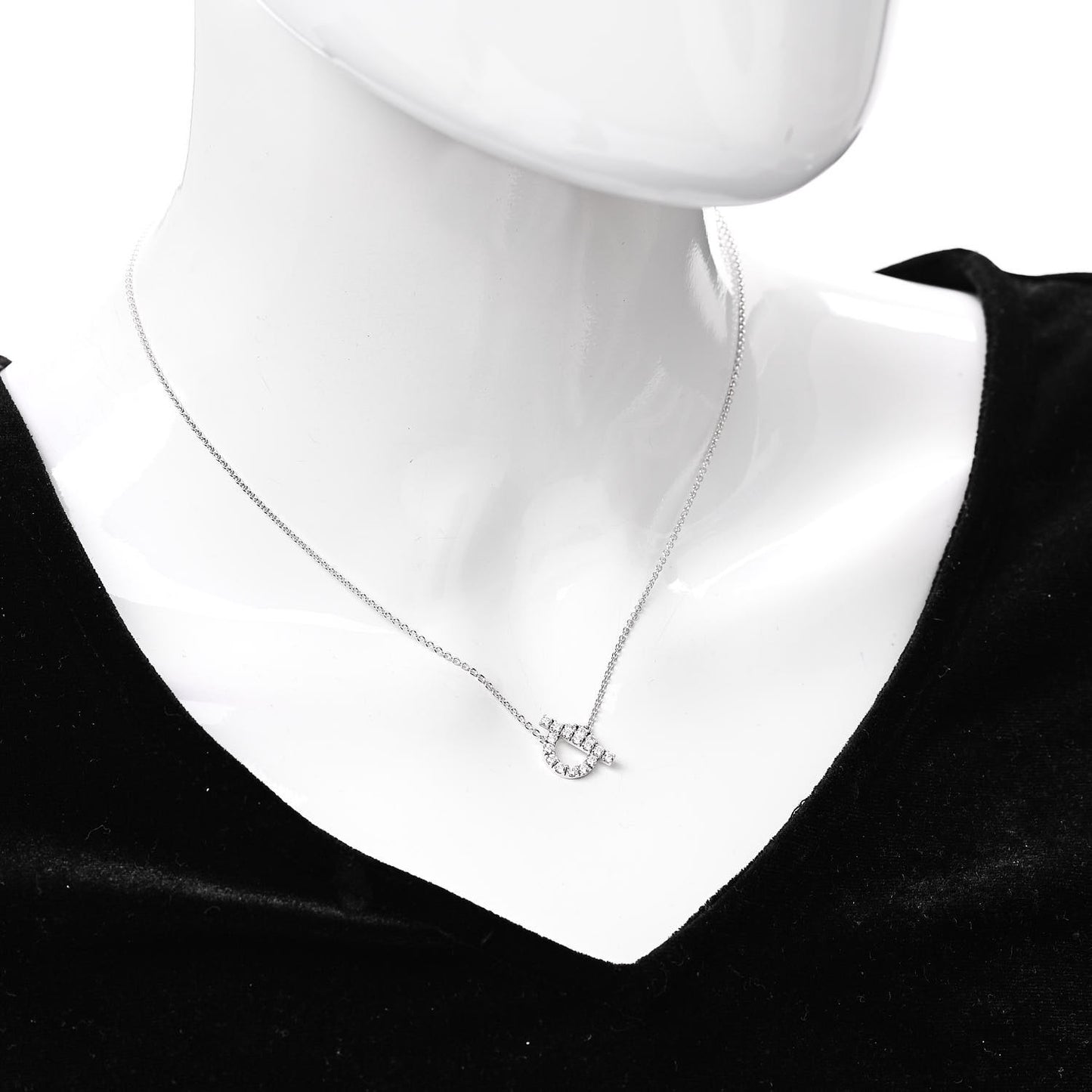18K White Gold Diamond Finesse Pendant Necklace
