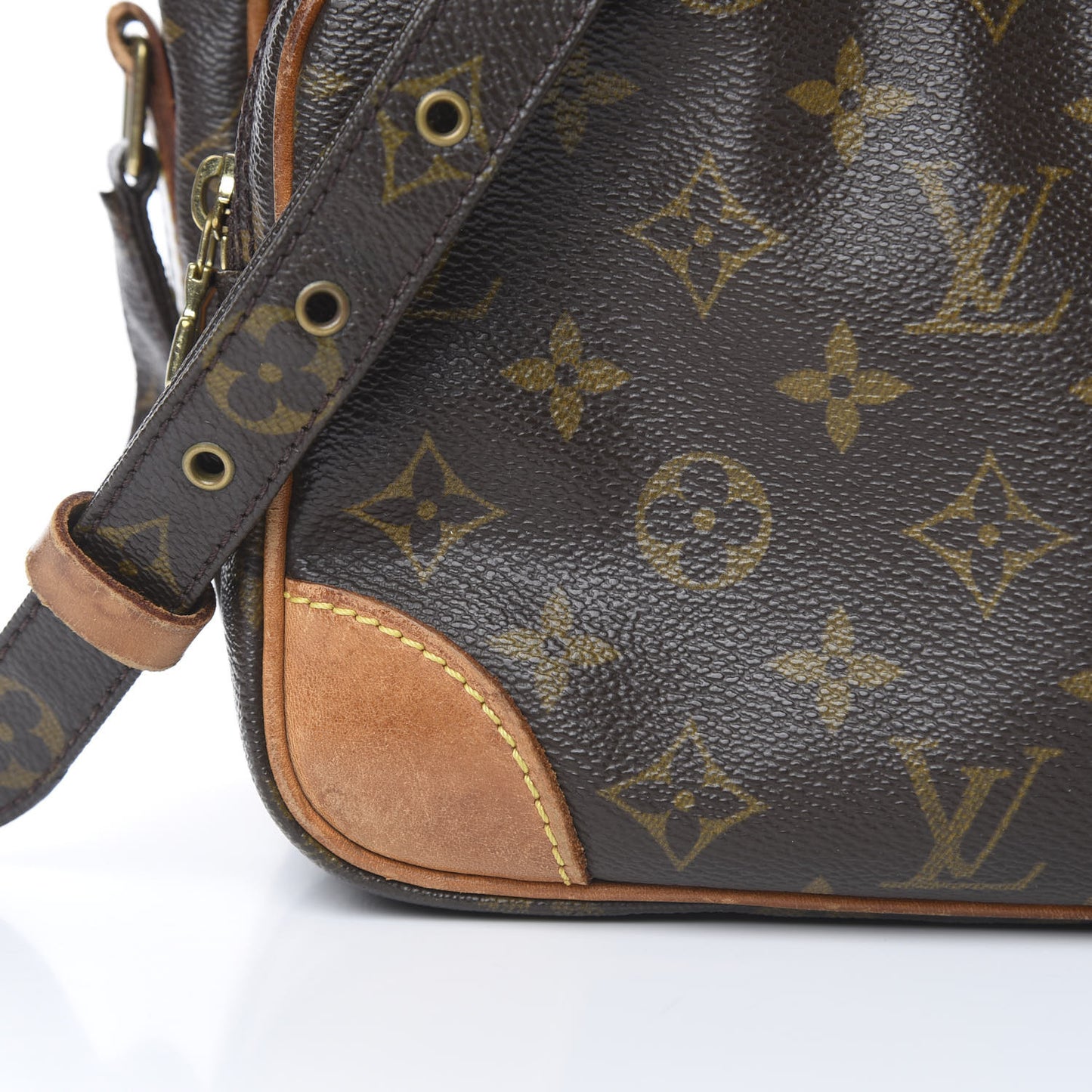 Monogram Nil 28