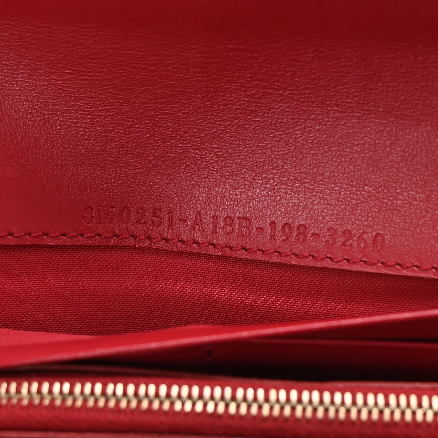 Vitello Cruise F is Fendi Continental Envelope Wallet Red