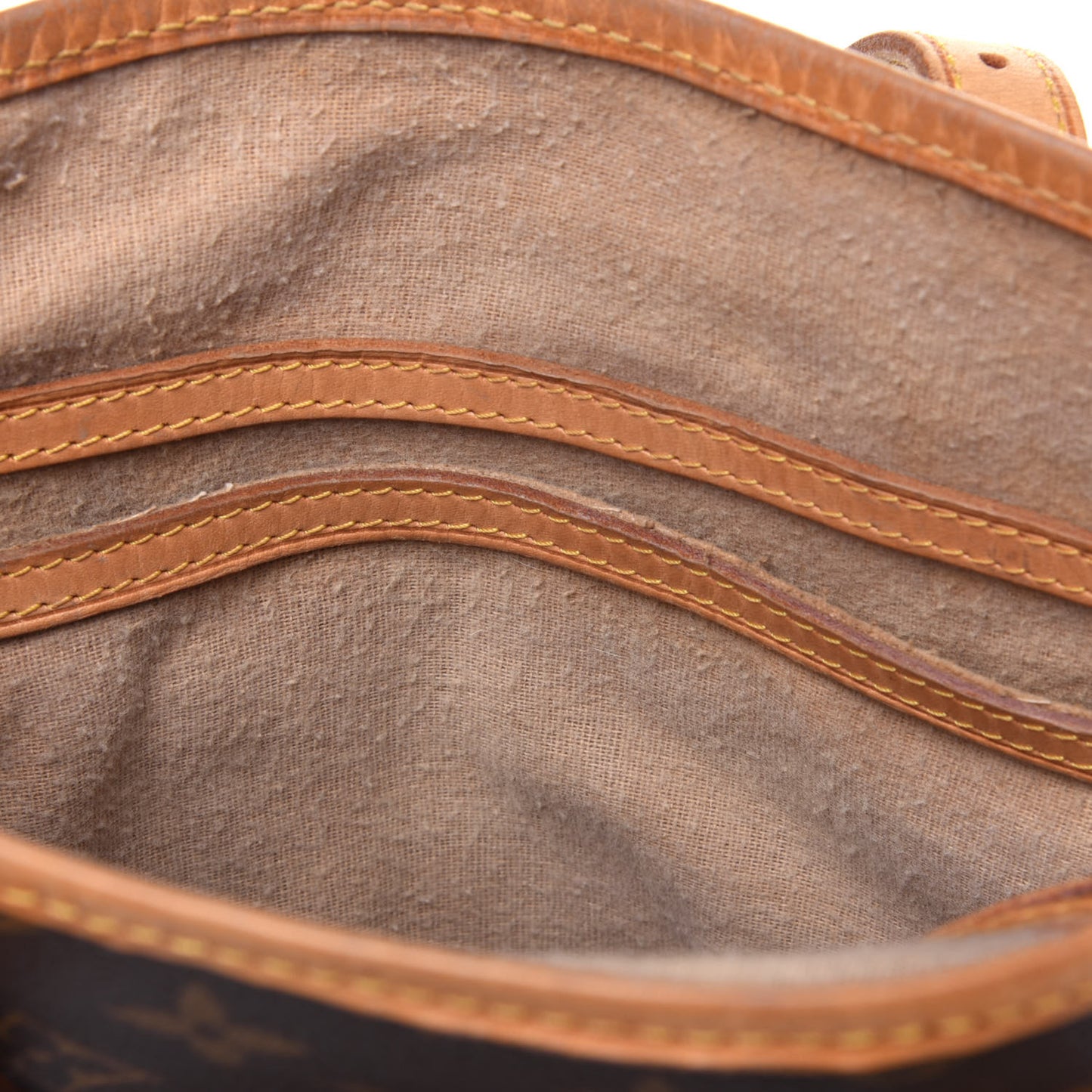 Monogram Petit Bucket 23