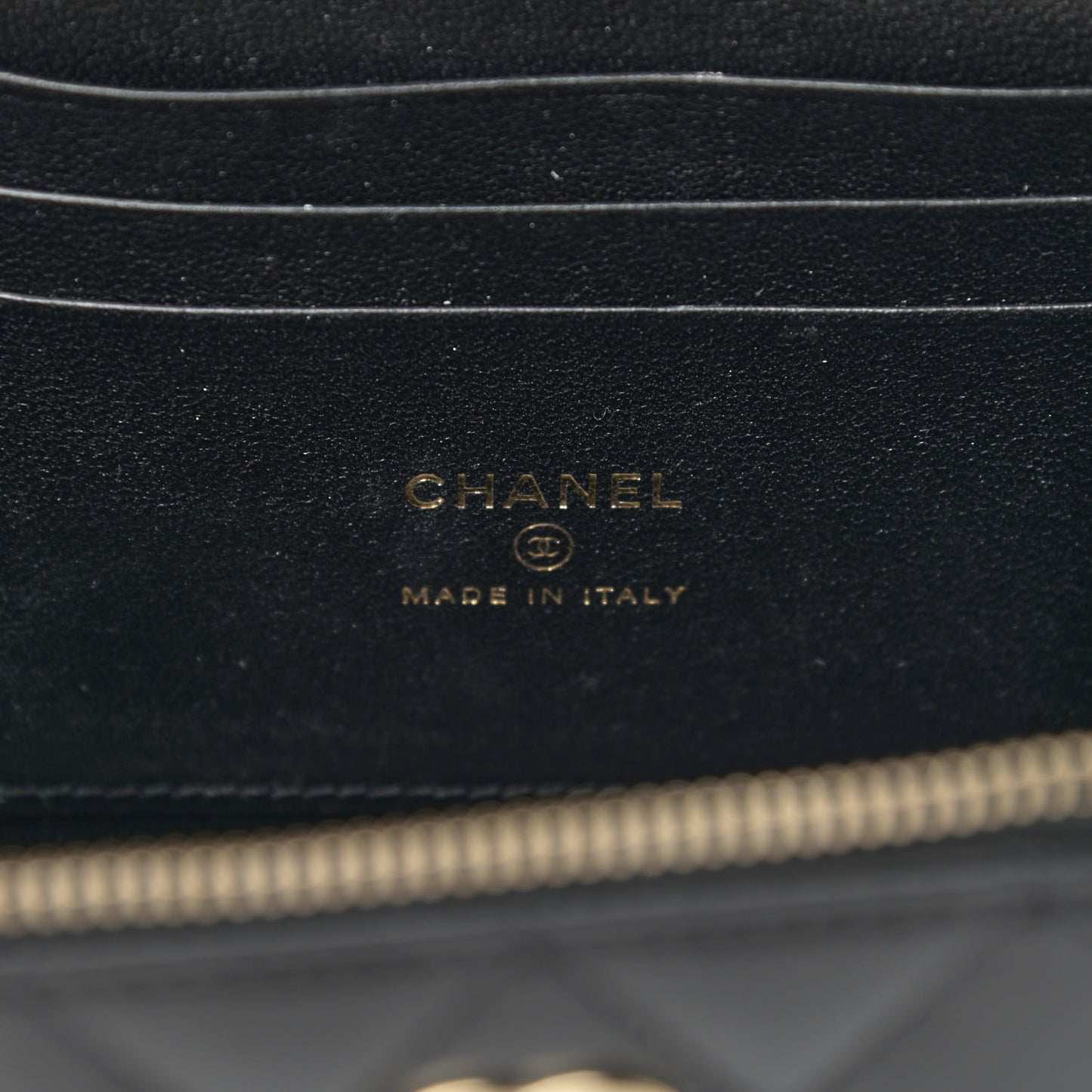 Lambskin Quilted Small Top Handle Vanity Case With Chain Black