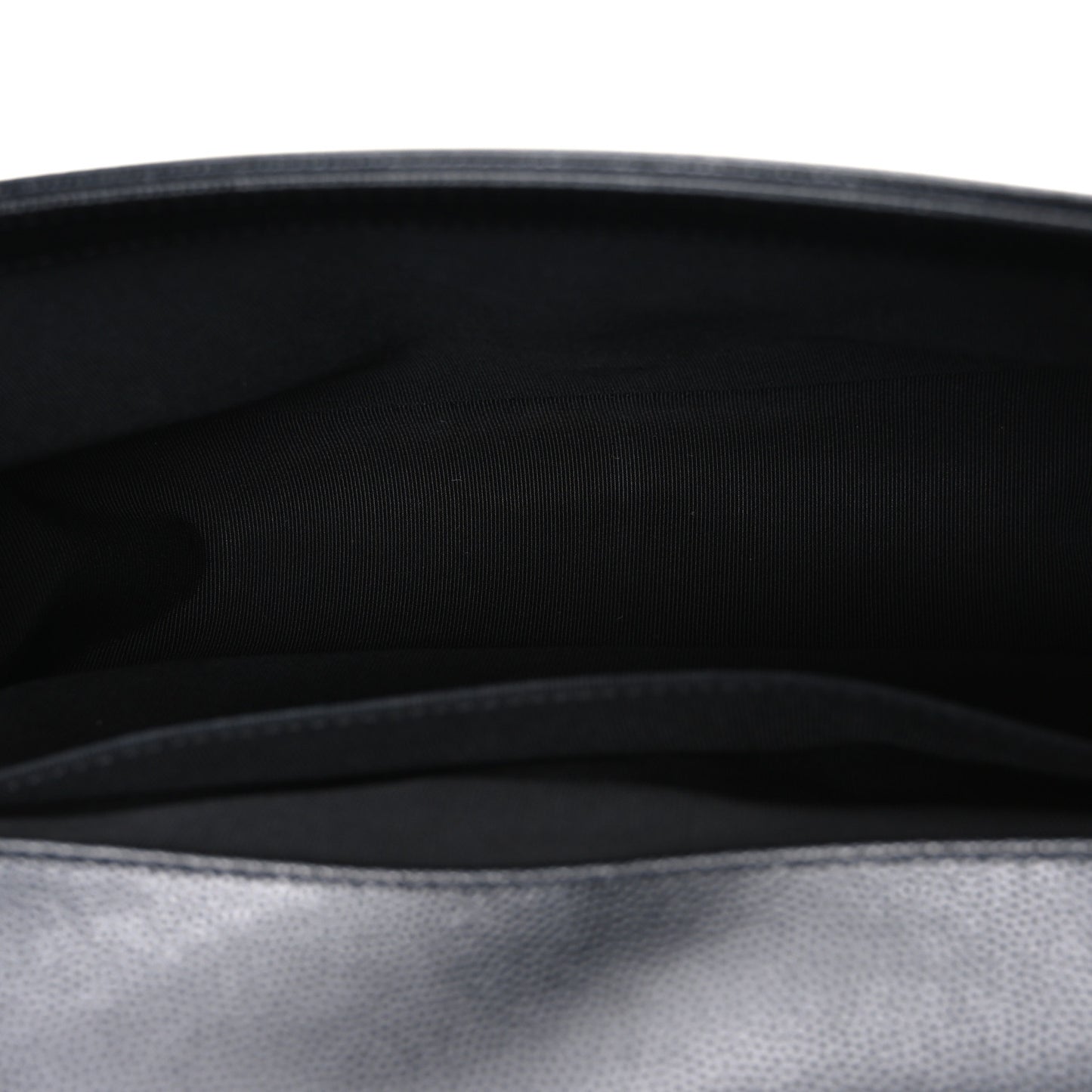 Caviar Quilted Medium Boy Flap Black