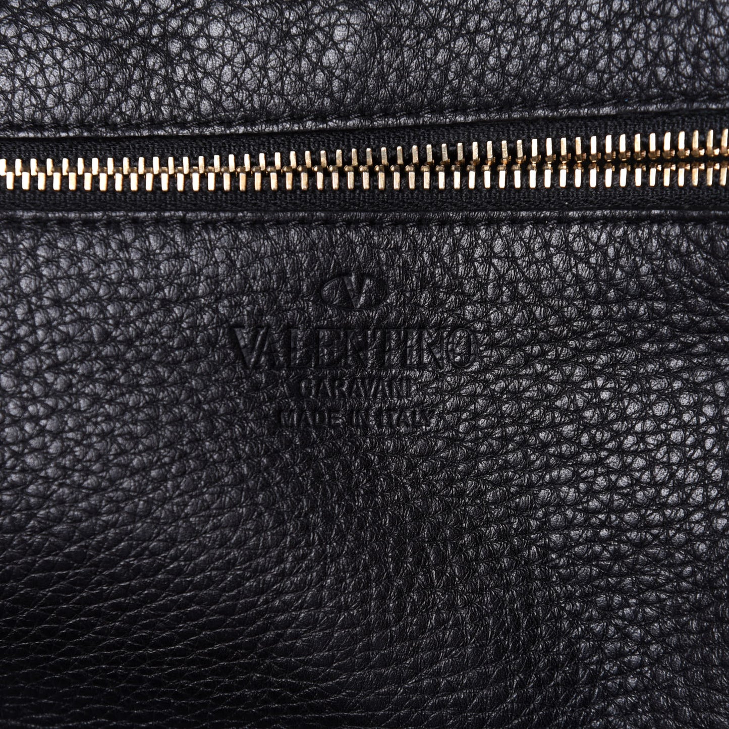 Pebbled Calfskin Medium Rockstud Tote Black