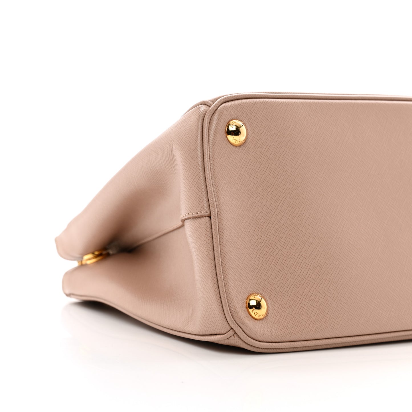 Saffiano Medium Galleria Double Zip Tote Cammeo