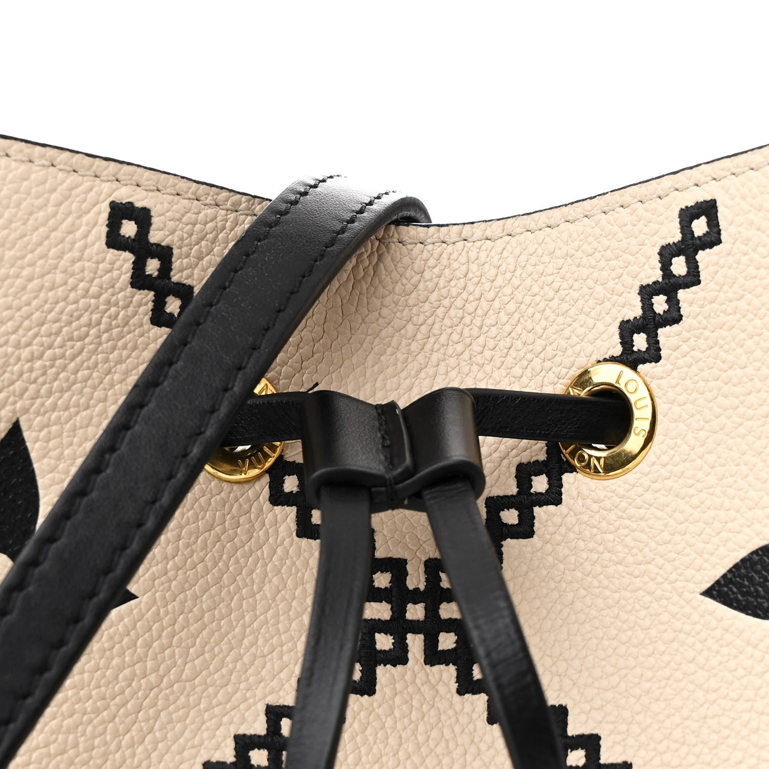 Louis Vuitton Empreinte Monogram Giant Broderies Neonoe MM Cream Black 9 of 14