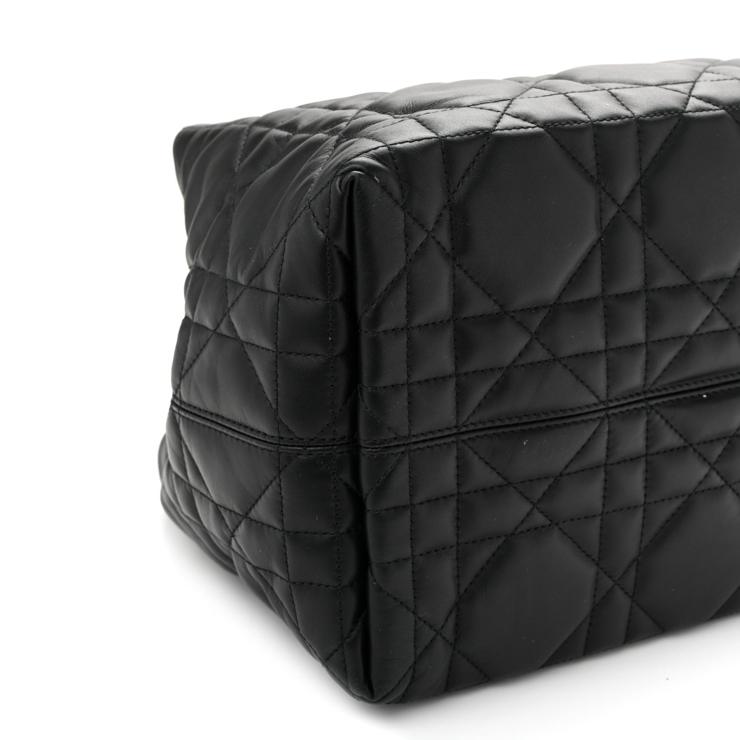 Calfskin Macrocannage Medium Toujours Black