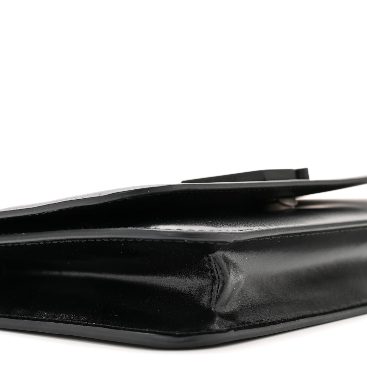 Smooth Calfskin B Wallet on Chain Black