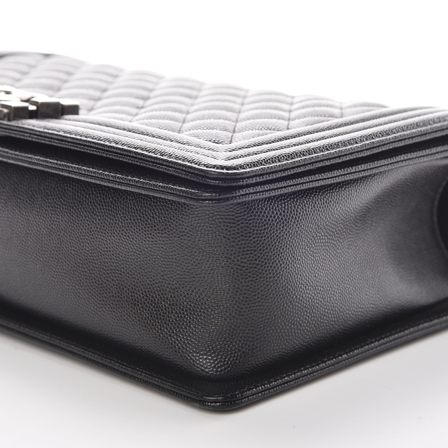 Caviar Quilted New Medium Boy Flap Black