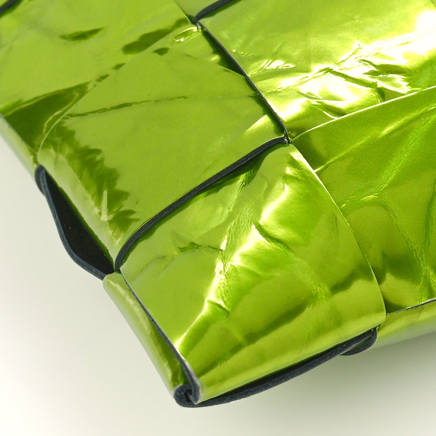 Metallic Crushed Calfskin Maxi Intrecciato Borsa Pouch Chlorophyll