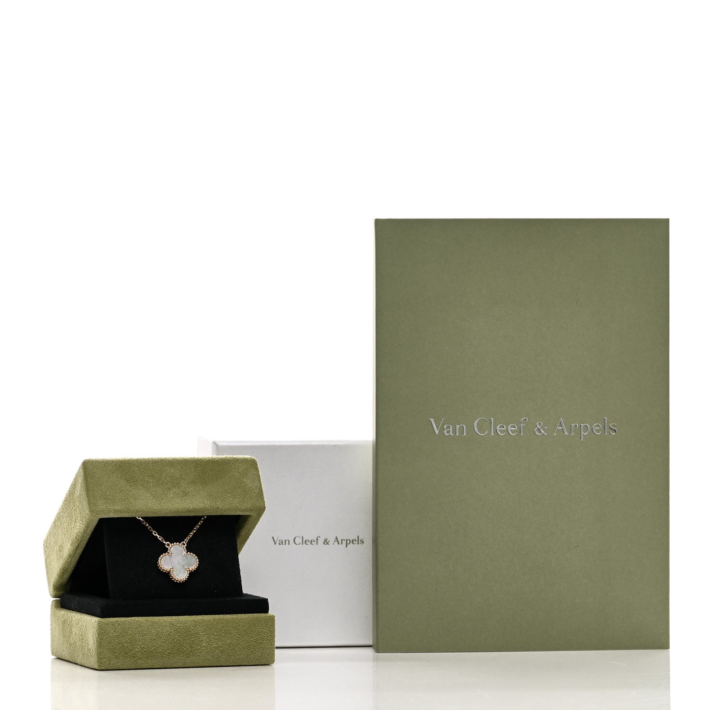 18K Yellow Gold Mother of Pearl Vintage Alhambra Pendant Necklace