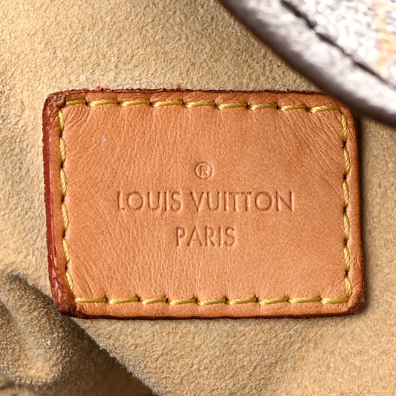 Louis Vuitton Monogram Artsy MM 6 of 29