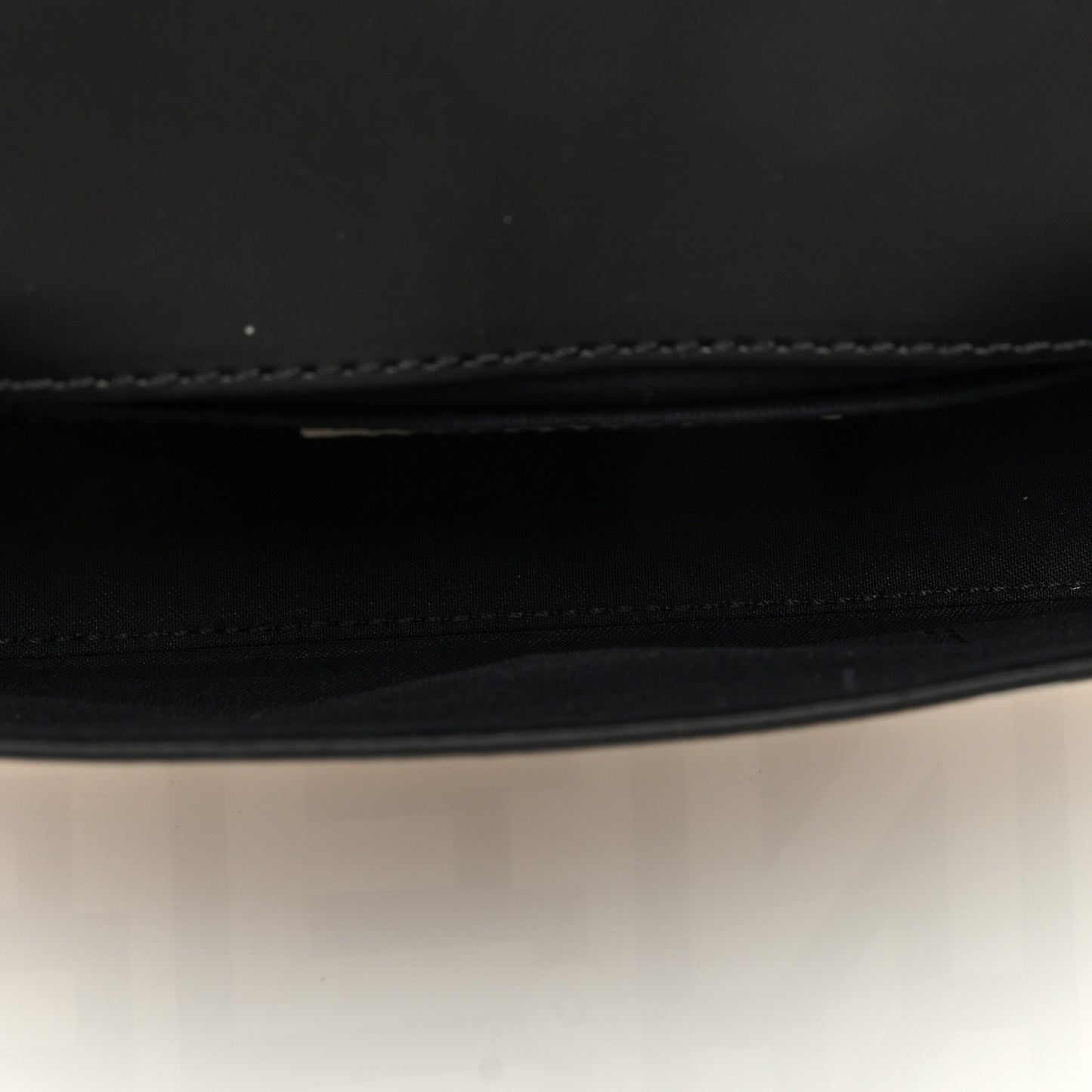 X MARC JACOBS Nappa Vitello King Logo Print Phone Baguette White Black