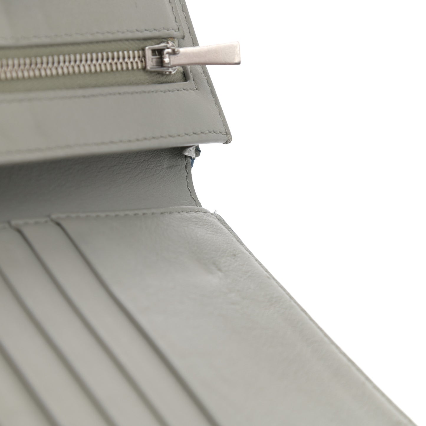 Grained Calfskin Medium Multifunction Strap Wallet Cloud