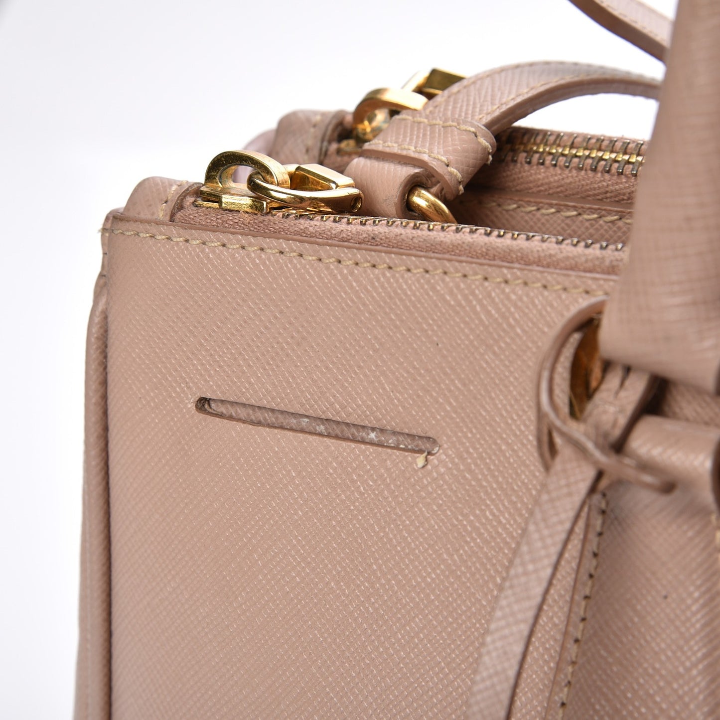 Saffiano Medium Galleria Double Zip Tote Cammeo