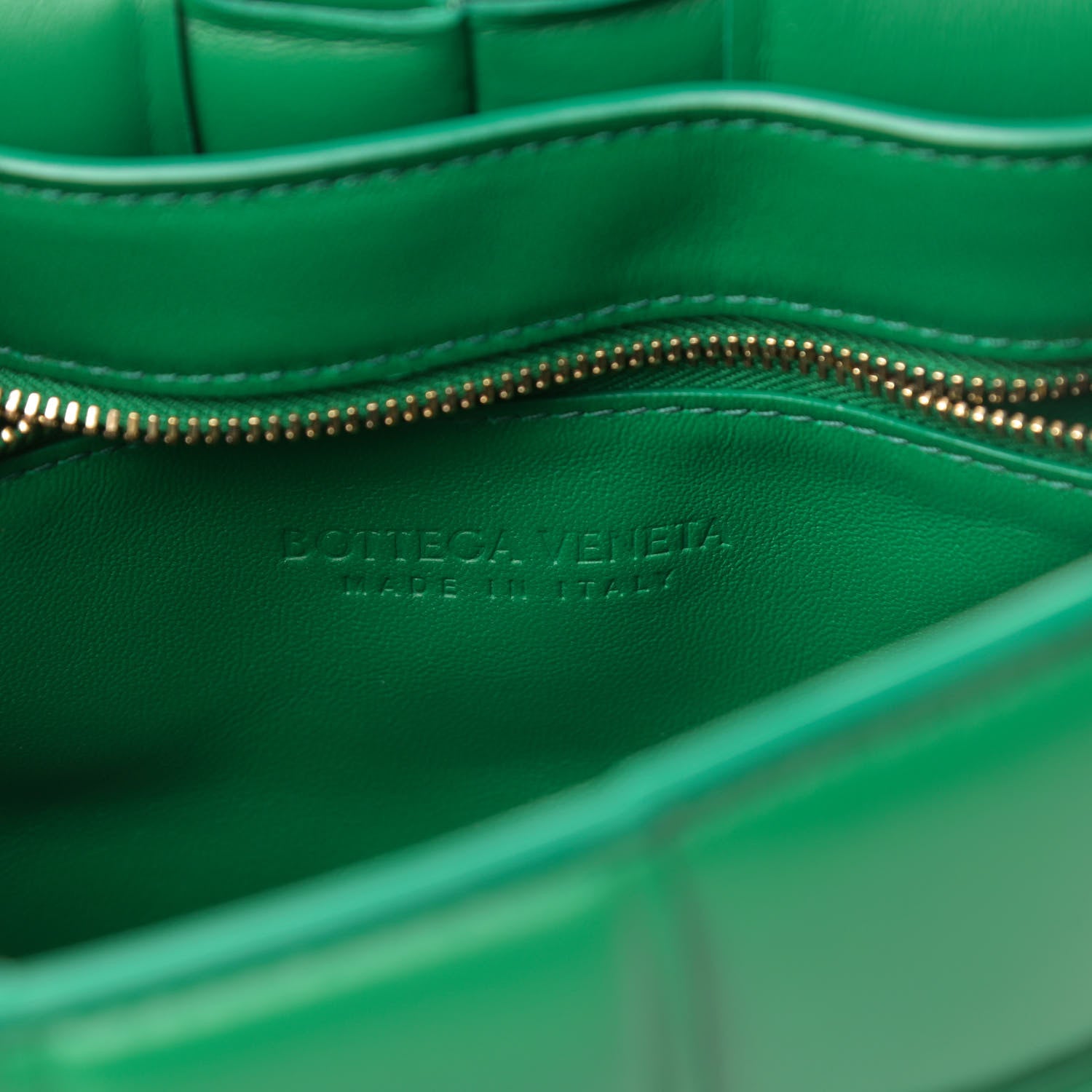 Bottega Veneta Lambskin Maxi Intreccio Padded Chain Cassette Crossbody Bag Racing Green 6 of 12