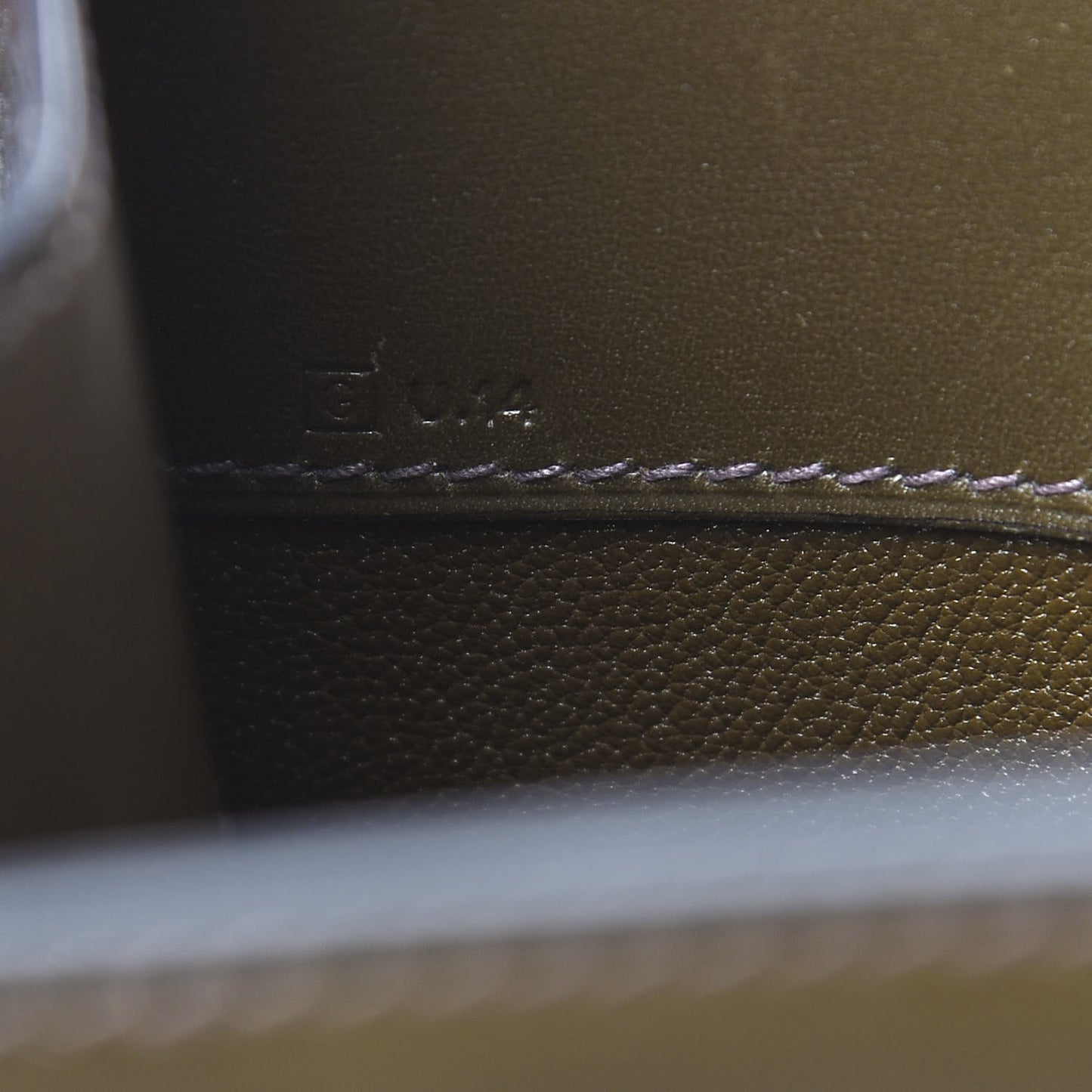 Box White Bus 40 Vert Olive