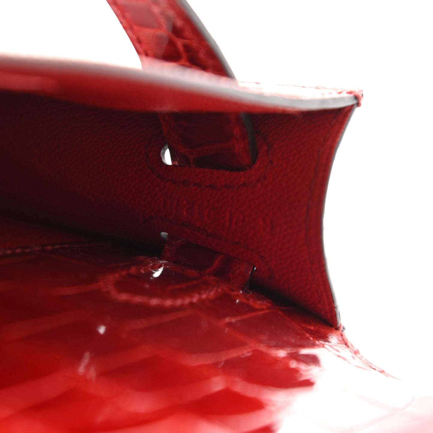 Shiny Niloticus Crocodile Kelly Cut Pochette Rouge H