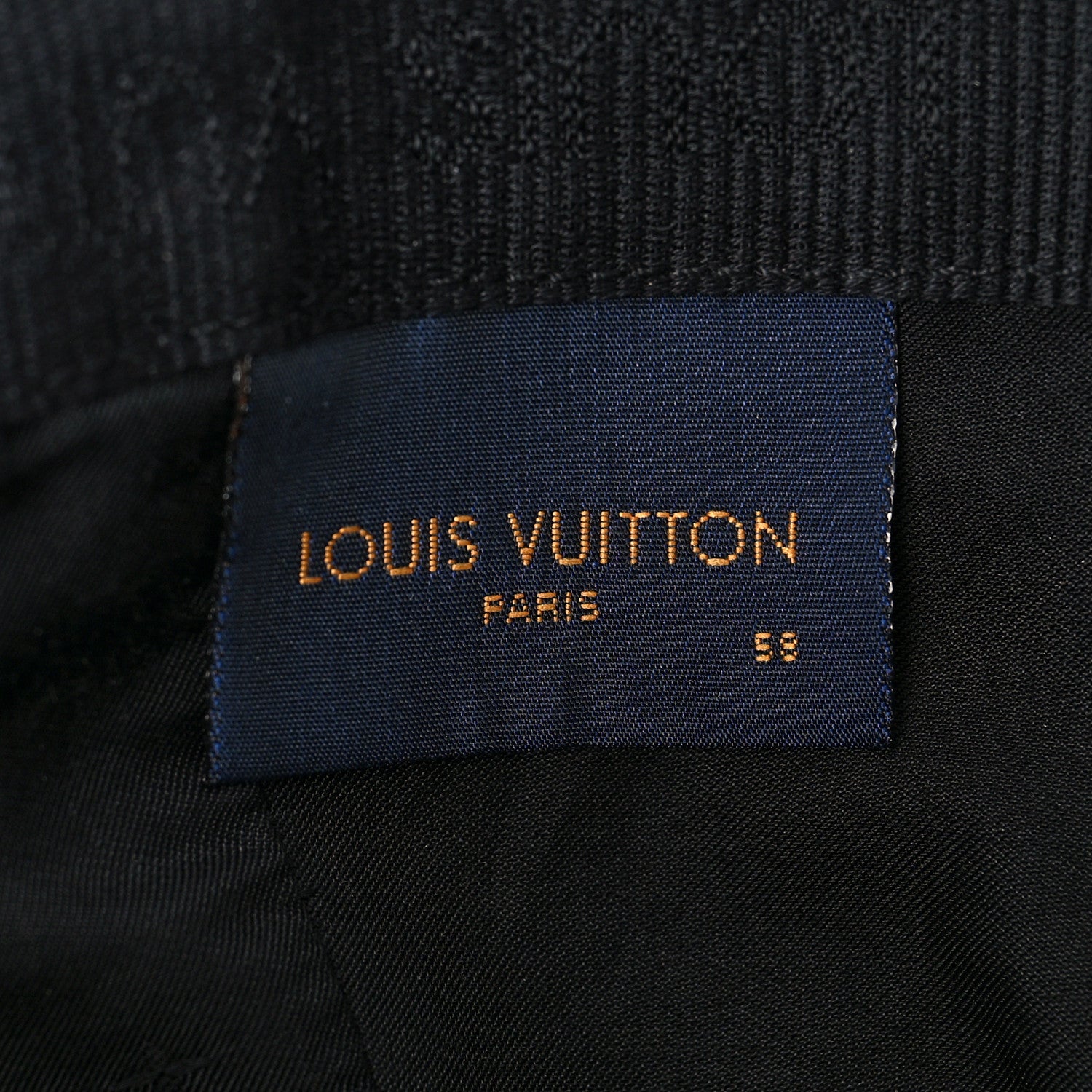 Louis Vuitton Monogram Essential M Cap 7 of 7