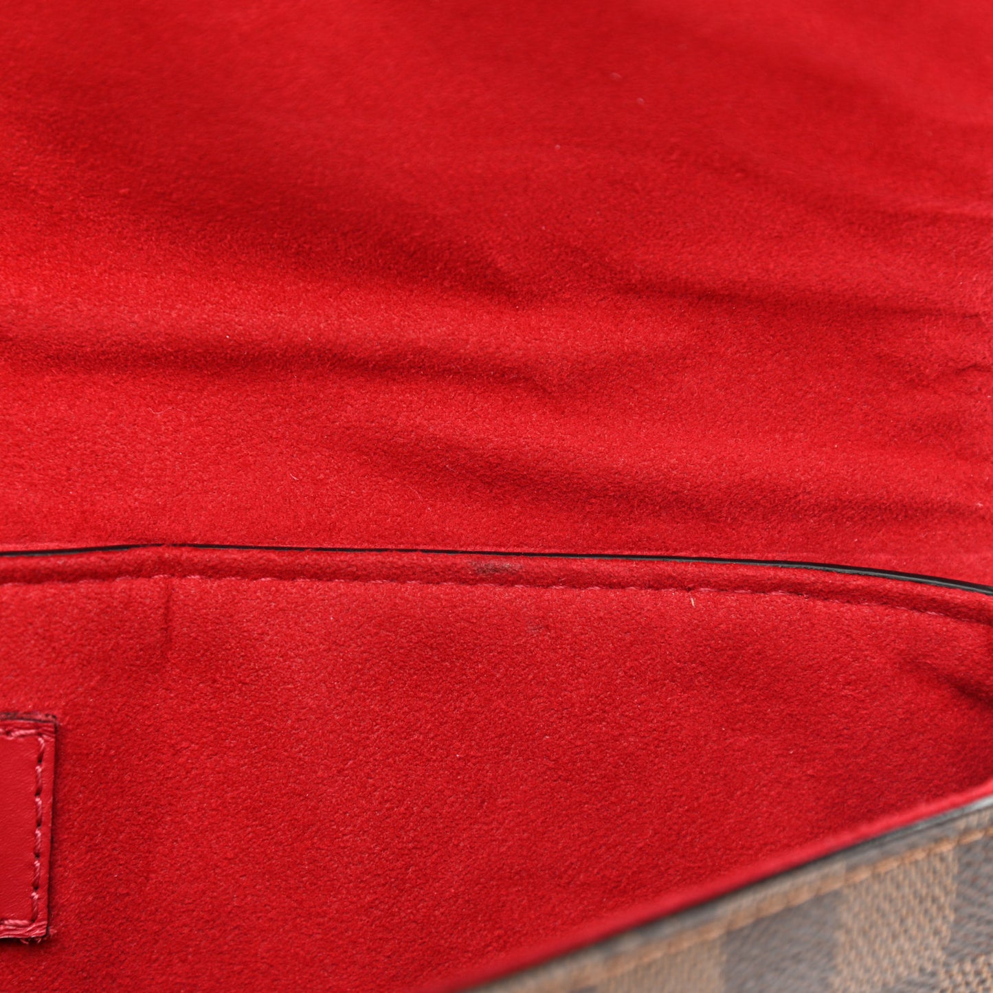 Damier Ebene Beaubourg MM Scarlet