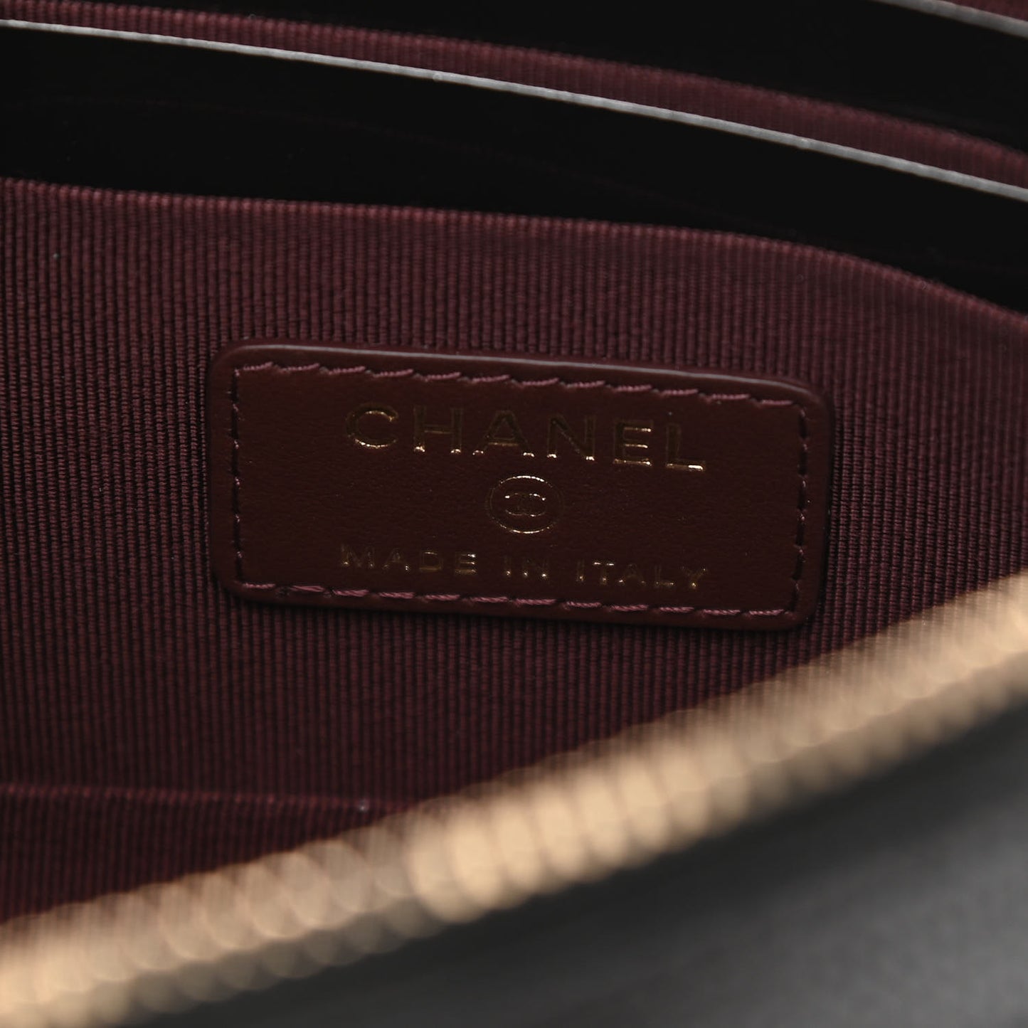 Caviar Quilted Vanity With Chain Black