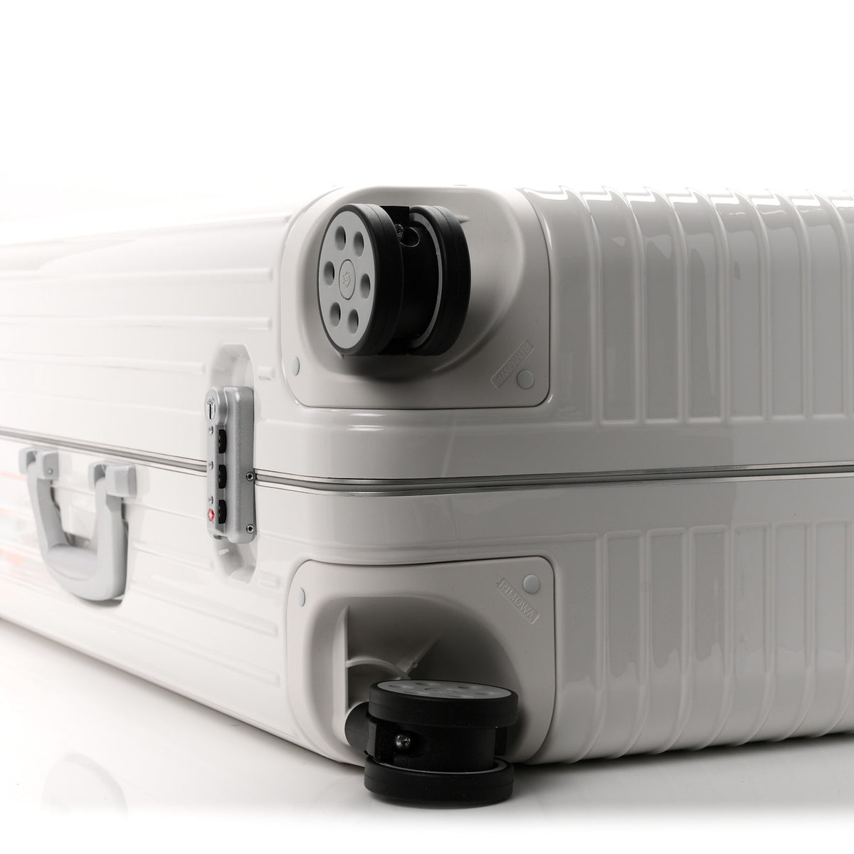 Rimowa Gloss Polycarbonate Essential Lite Check-In L Gloss White 7 of 8