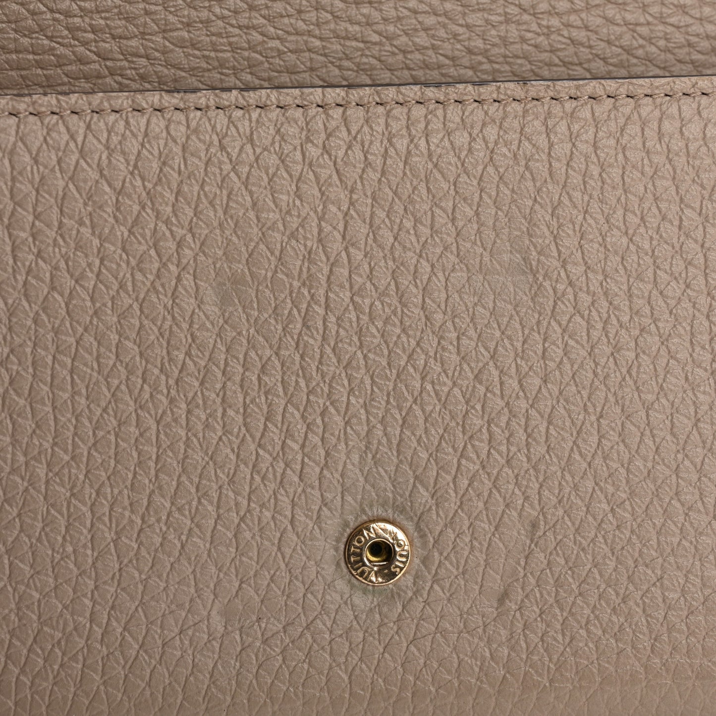 Taurillon Capucines Wallet Galet
