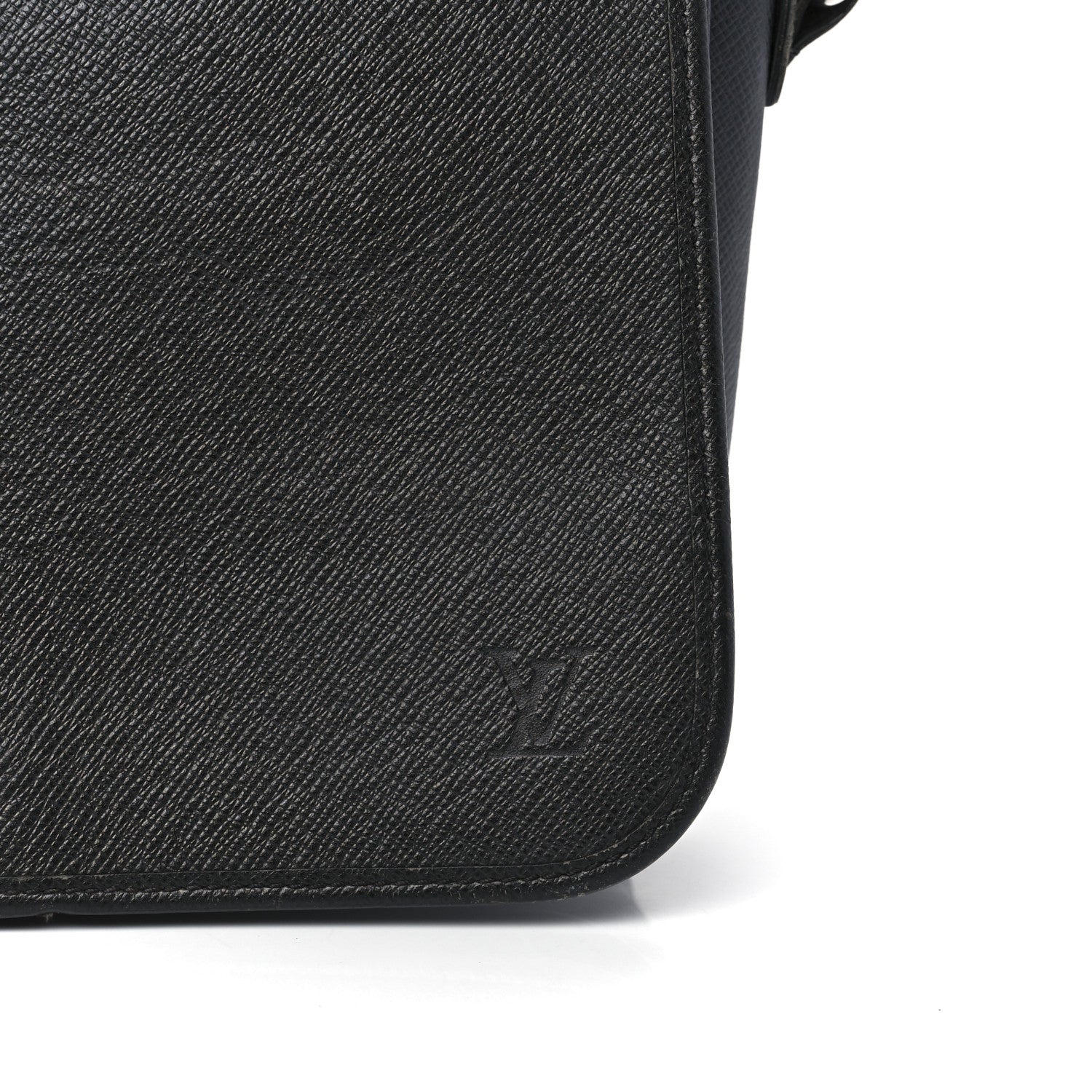 Louis Vuitton Taiga Andrei Ardoise 7 of 12