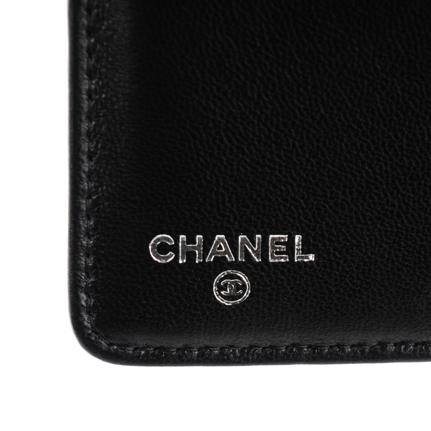 Lambskin Chevron Quilted Yen Wallet Black