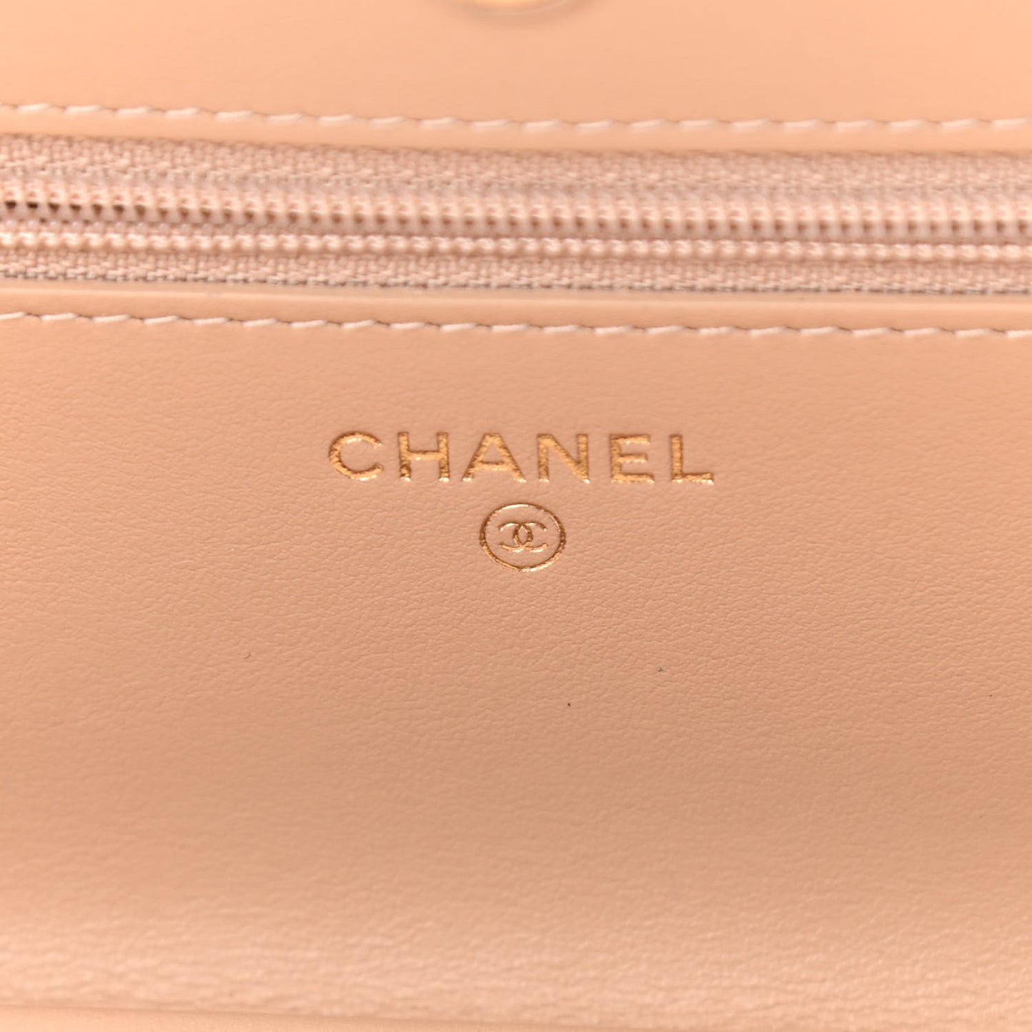 Caviar Quilted CC Filigree Wallet On Chain WOC Beige Black