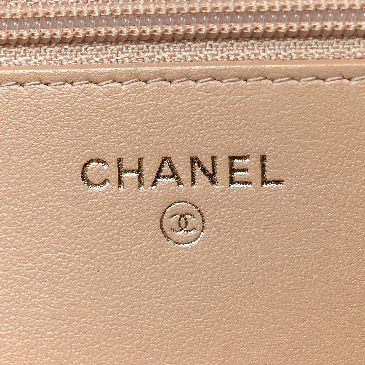 Caviar Quilted CC Filigree Wallet On Chain WOC Beige Black