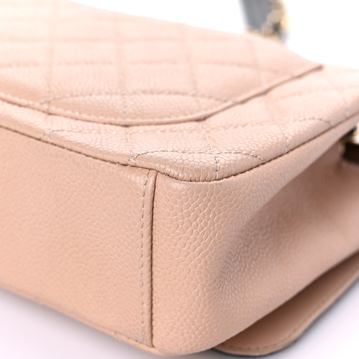 Caviar Quilted Medium CC Filigree Flap Beige Black