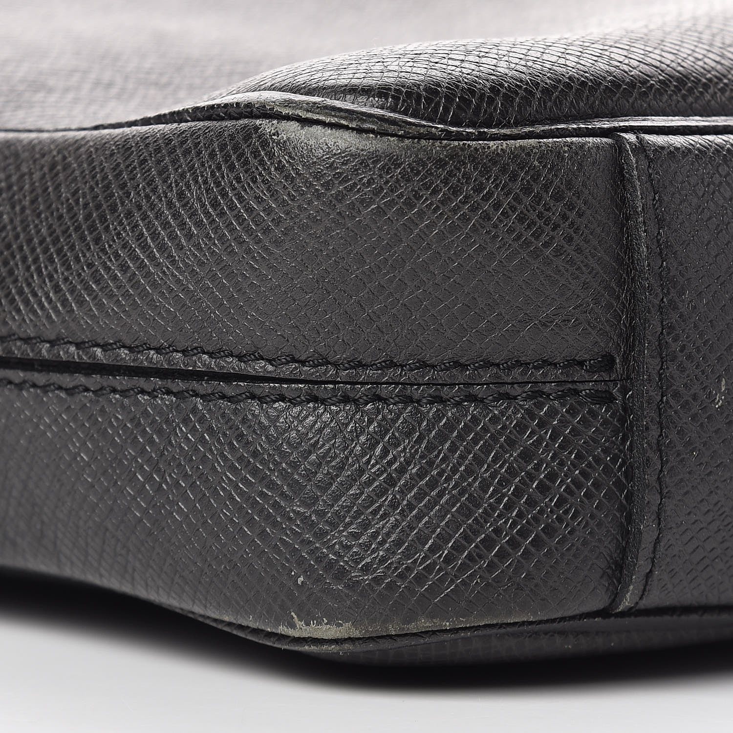 Louis Vuitton Taiga Porte-Documents Business PM Ardoise 8 of 20